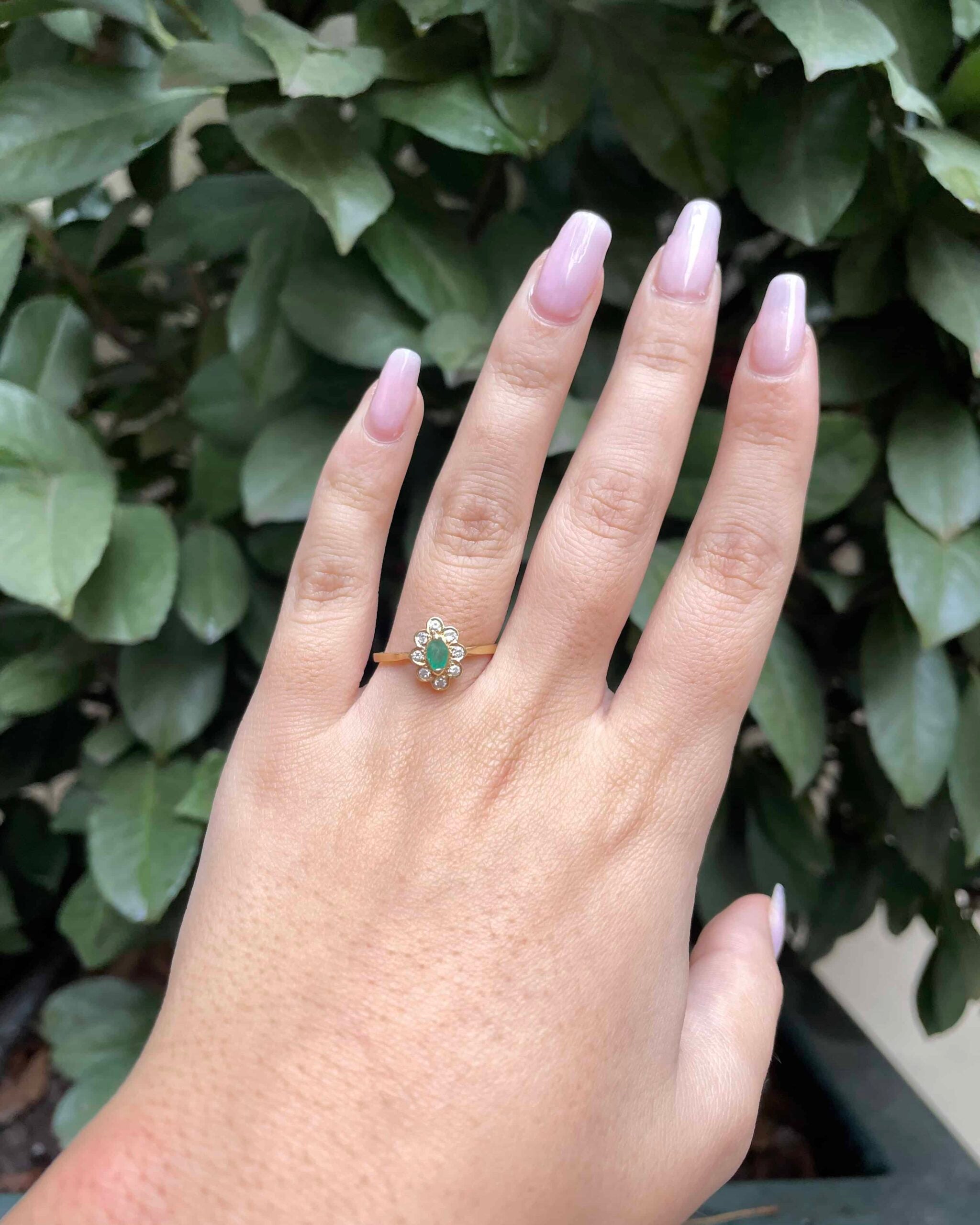 Bague Marguerite Émeraude &amp; Diamants "Hemma"