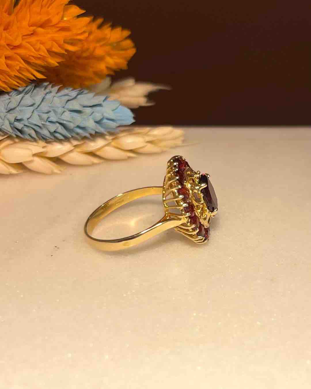 Bague Marguerite Marquise Grenats 2.70 carats &quot;Magdalena&quot;