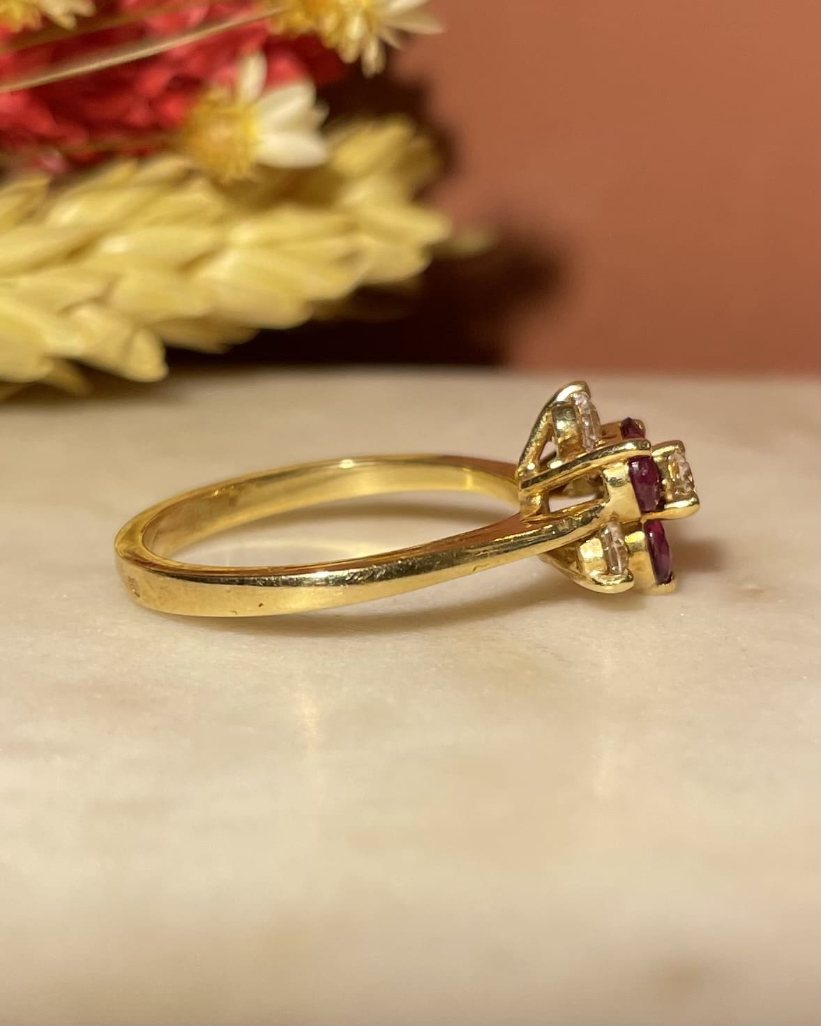 Bague Marguerite Rubis &amp; Diamants "Cressida" - Elliade Paris