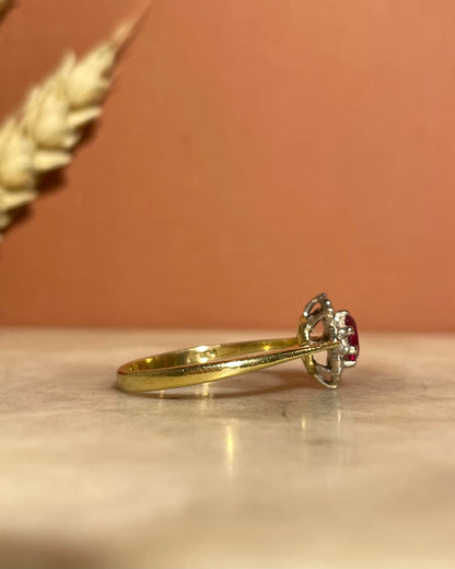 Bague Marguerite Rubis 0.45 Carat &amp; 8 Diamants &quot;Prue&quot;