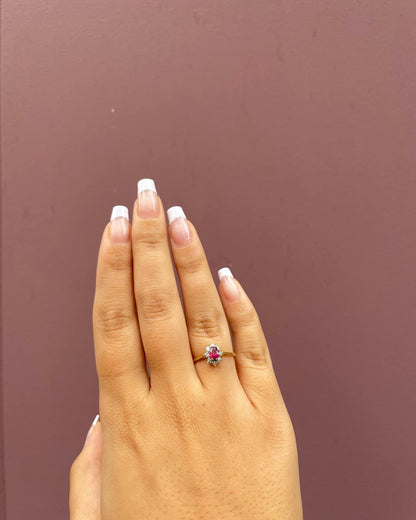 Bague Marguerite Rubis 0.45 Carat &amp; 8 Diamants &quot;Prue&quot;