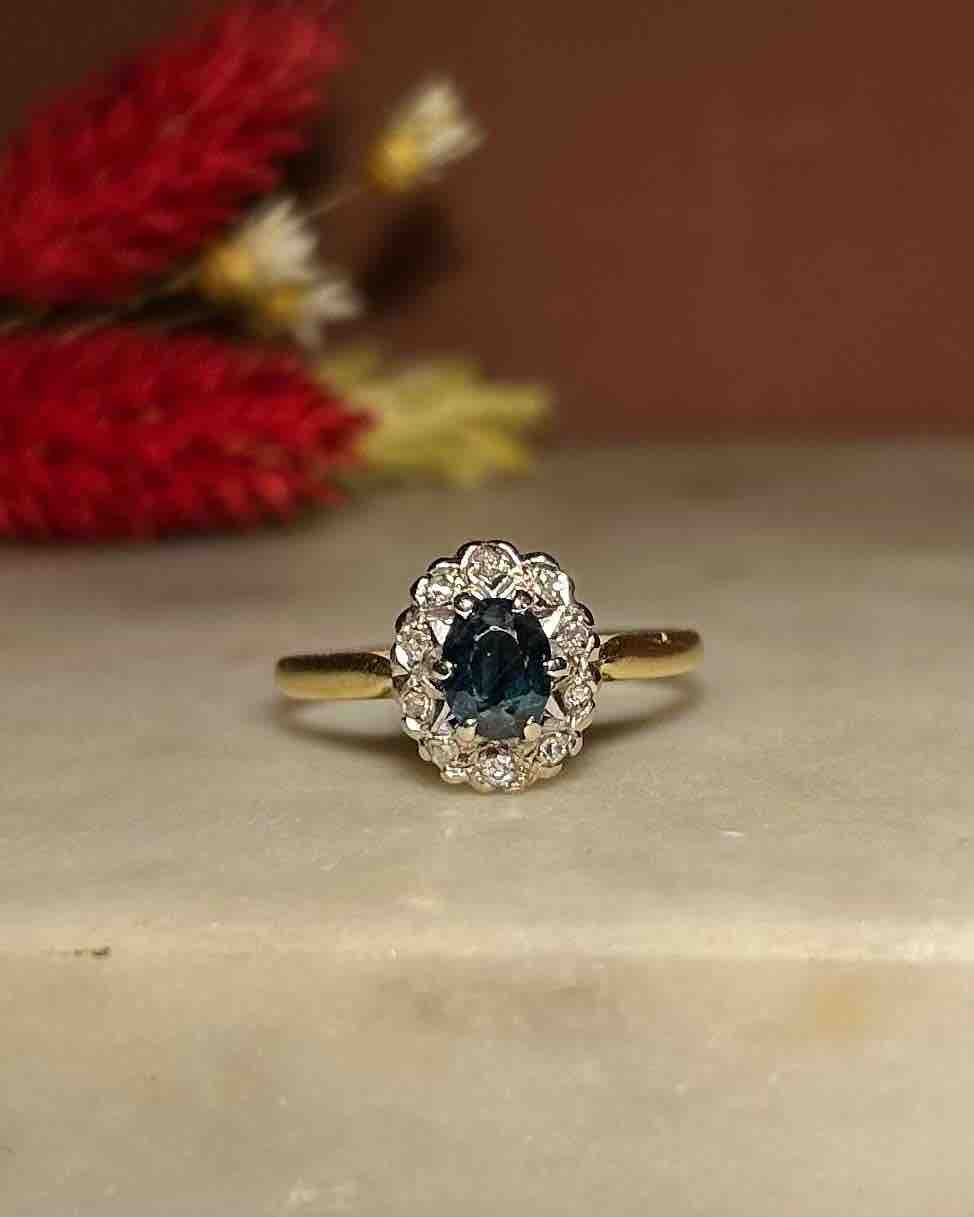 Anillo "Denise" con margaritas de zafiro y diamantes