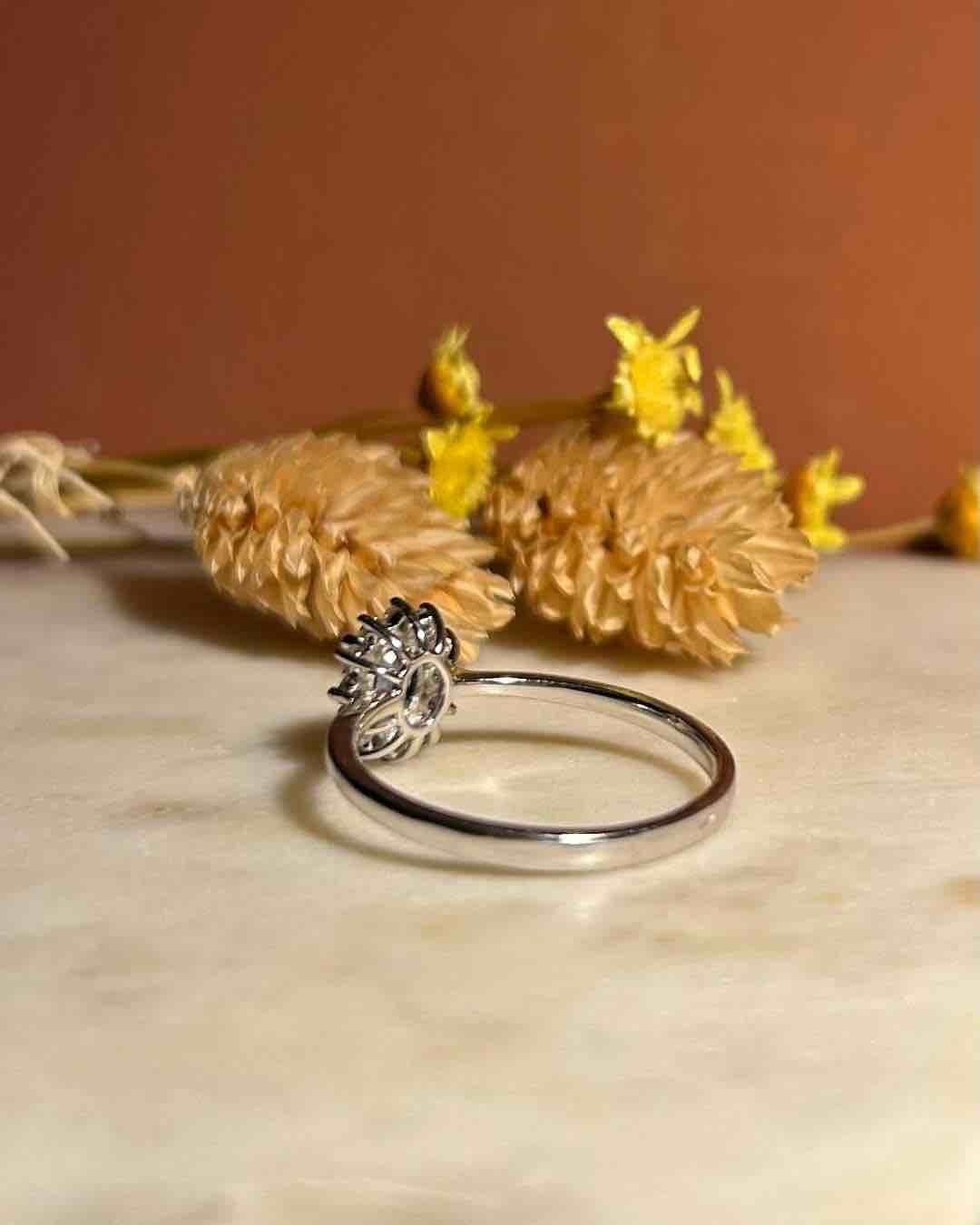Bague Marguerite Saphir &amp; Diamants "Clémence" - Elliade Paris