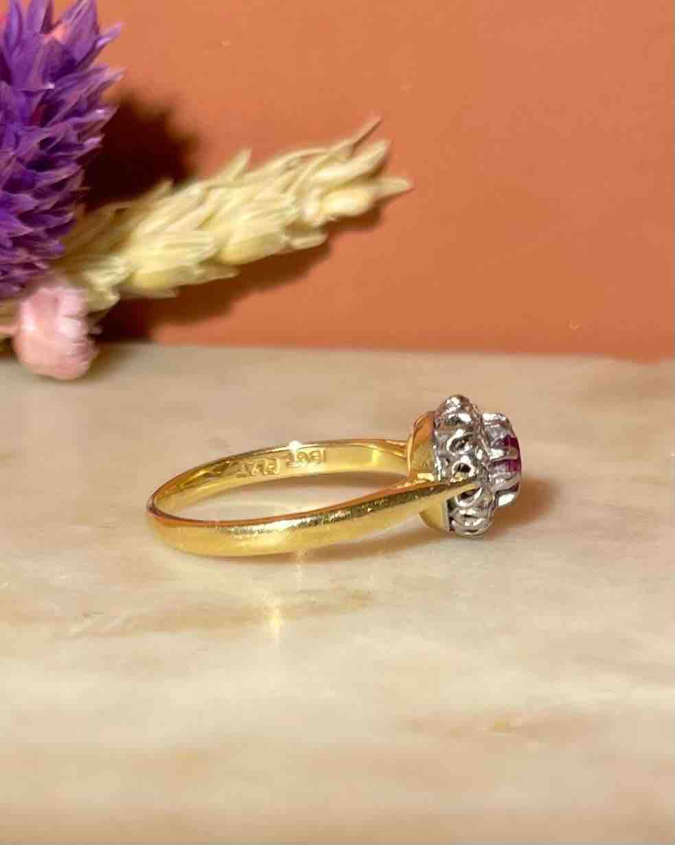 "Noème" Pink Sapphire &amp;amp; Diamond Daisy Ring