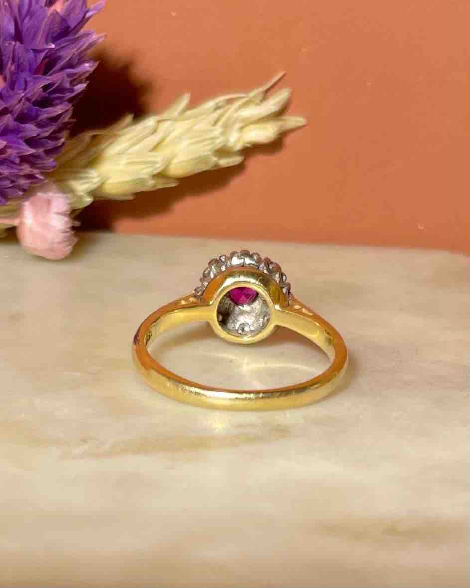 "Noème" Pink Sapphire &amp;amp; Diamond Daisy Ring