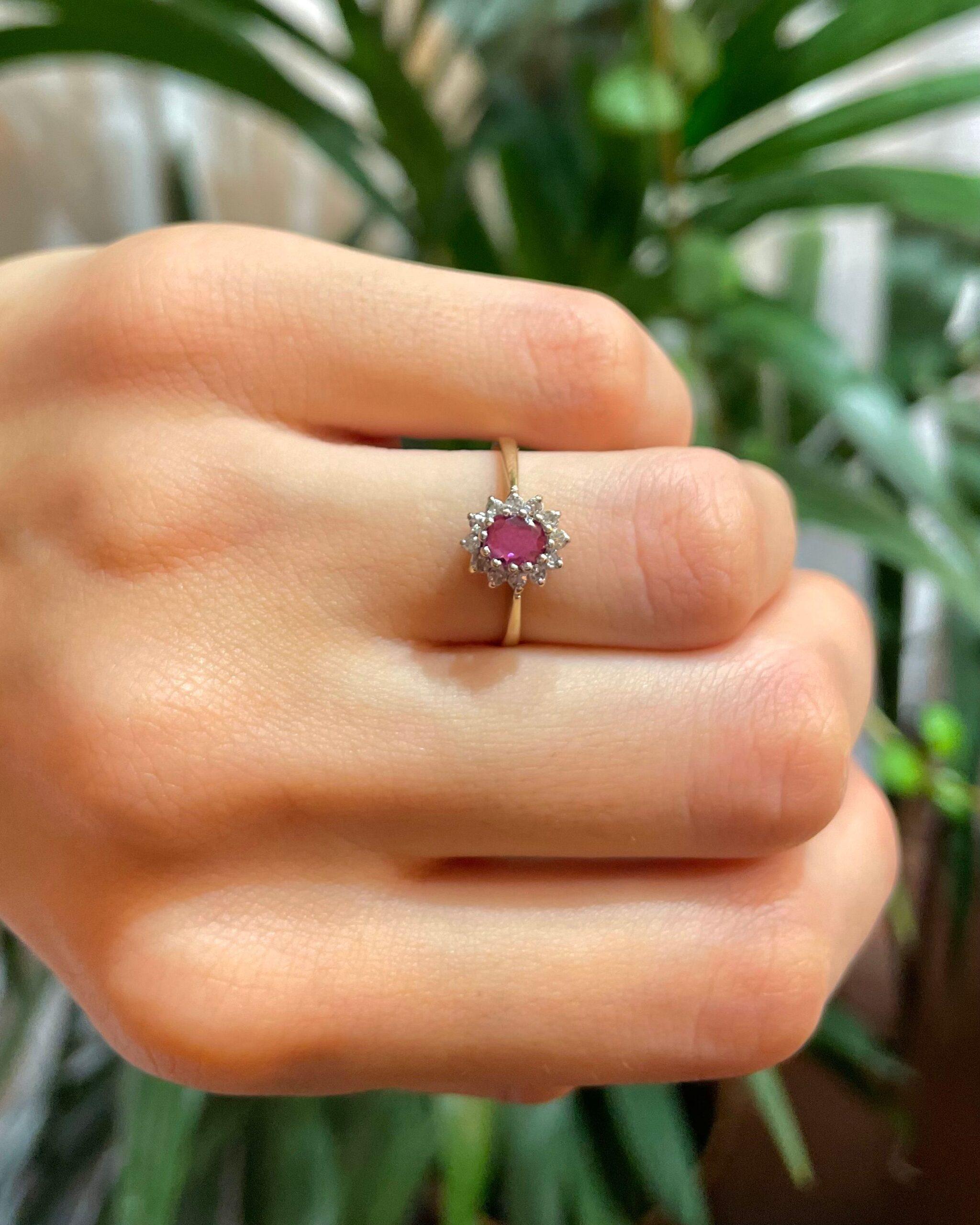 Bague Marguerite Rubis &amp; Diamants &quot;Melinda&quot;