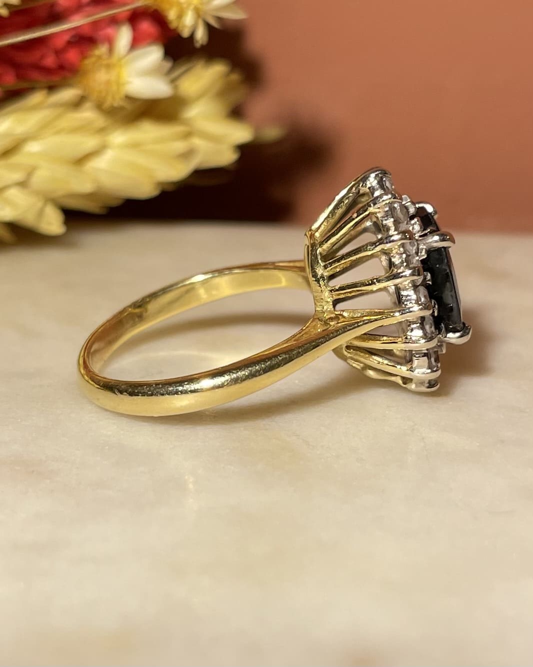Bague Marguerite Saphir 2.60 carat &amp; Diamants "Amaryllis"