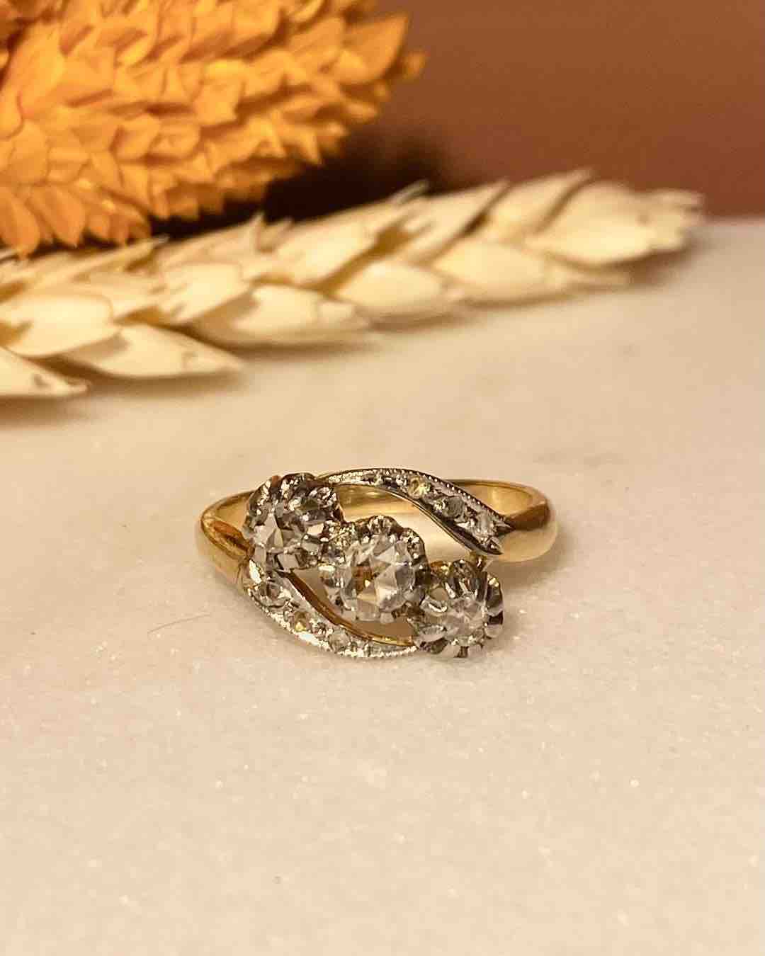 Bague Trilogie Tourbillon Art-déco Diamants &quot;Vallerie&quot;