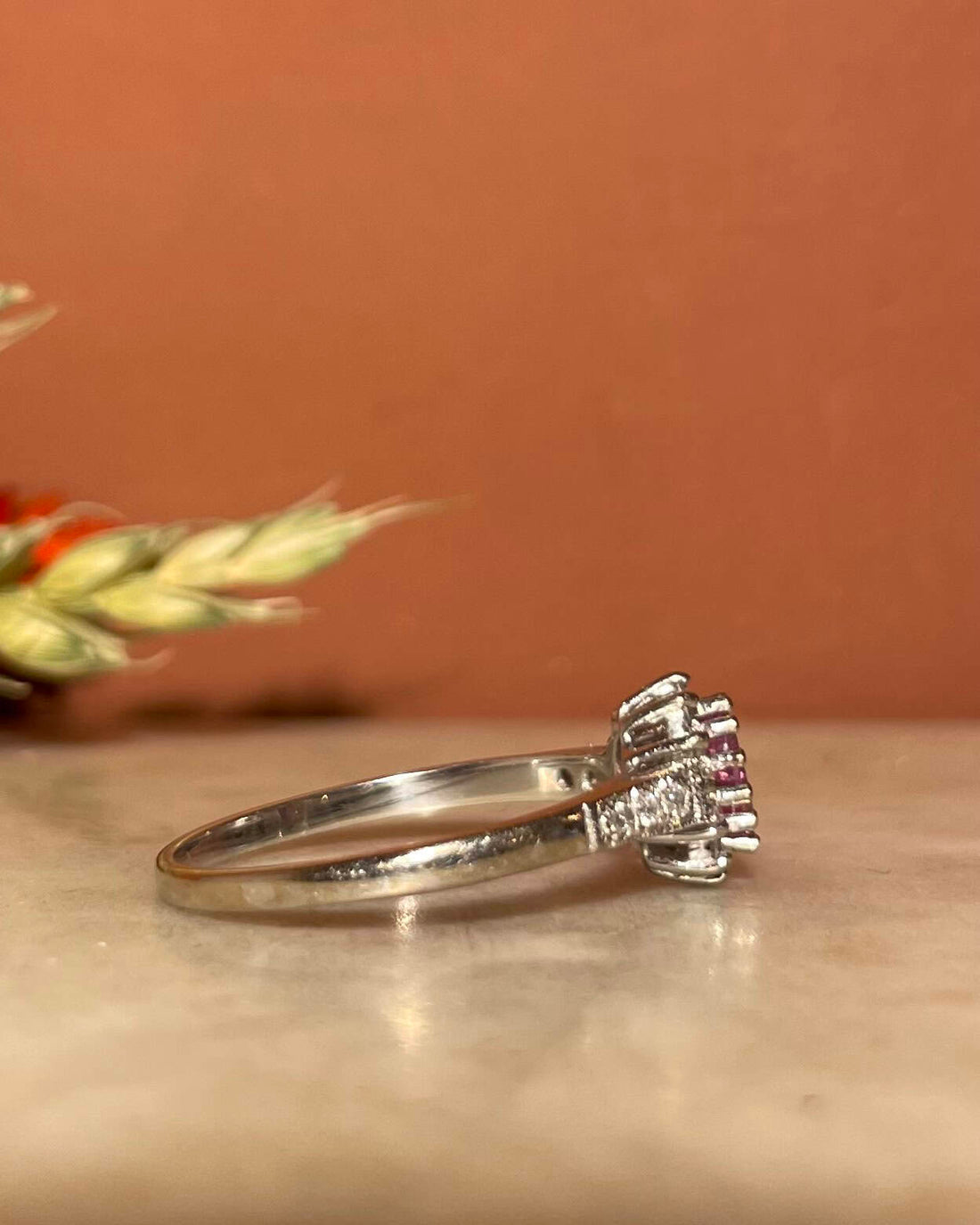 Bague Marguerite Saphir Rose &amp; 18 Diamants &quot;Tymaé&quot;