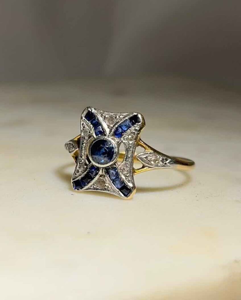 Art Deco Sapphire and Diamond Ring "Simone"