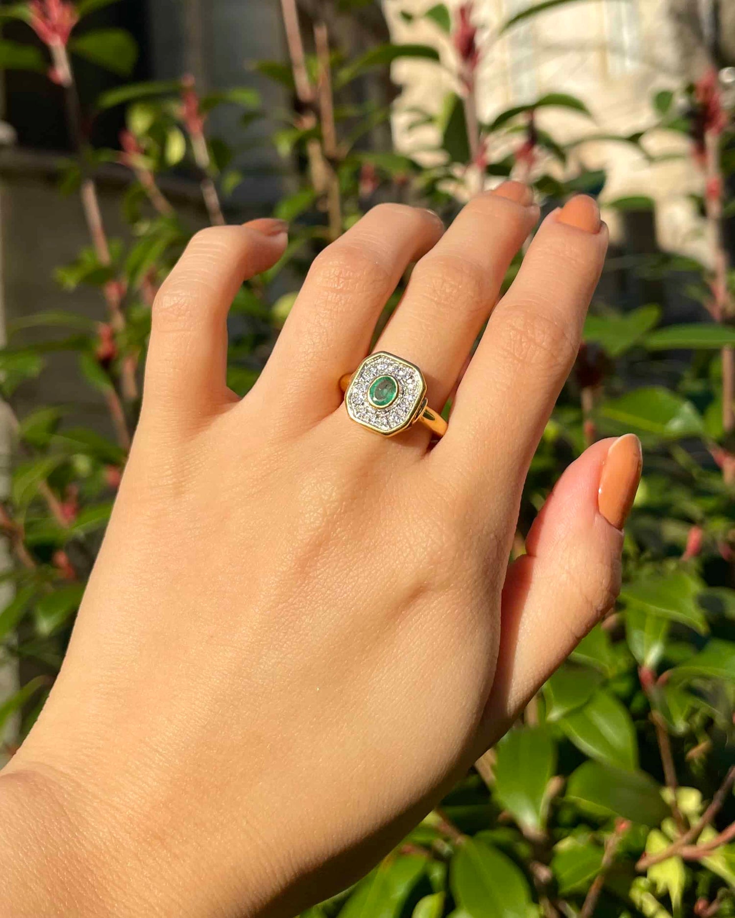 Bague style Art-Déco Emeraude &amp; 14 Diamants &quot;Orrine&quot;