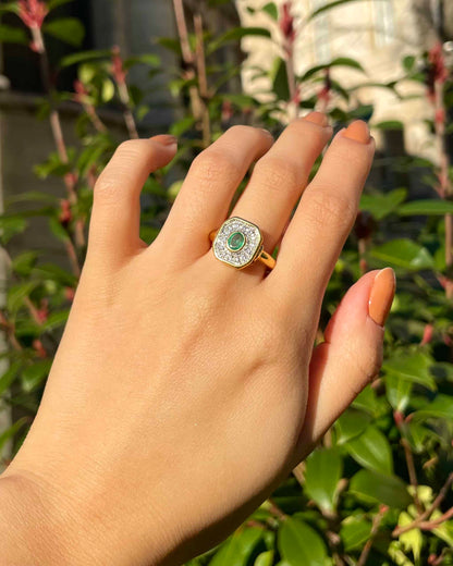 Bague style Art-Déco Emeraude &amp; 14 Diamants &quot;Orrine&quot;