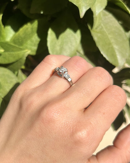 Anillo de diamantes Art Déco vintage "Dorianne"