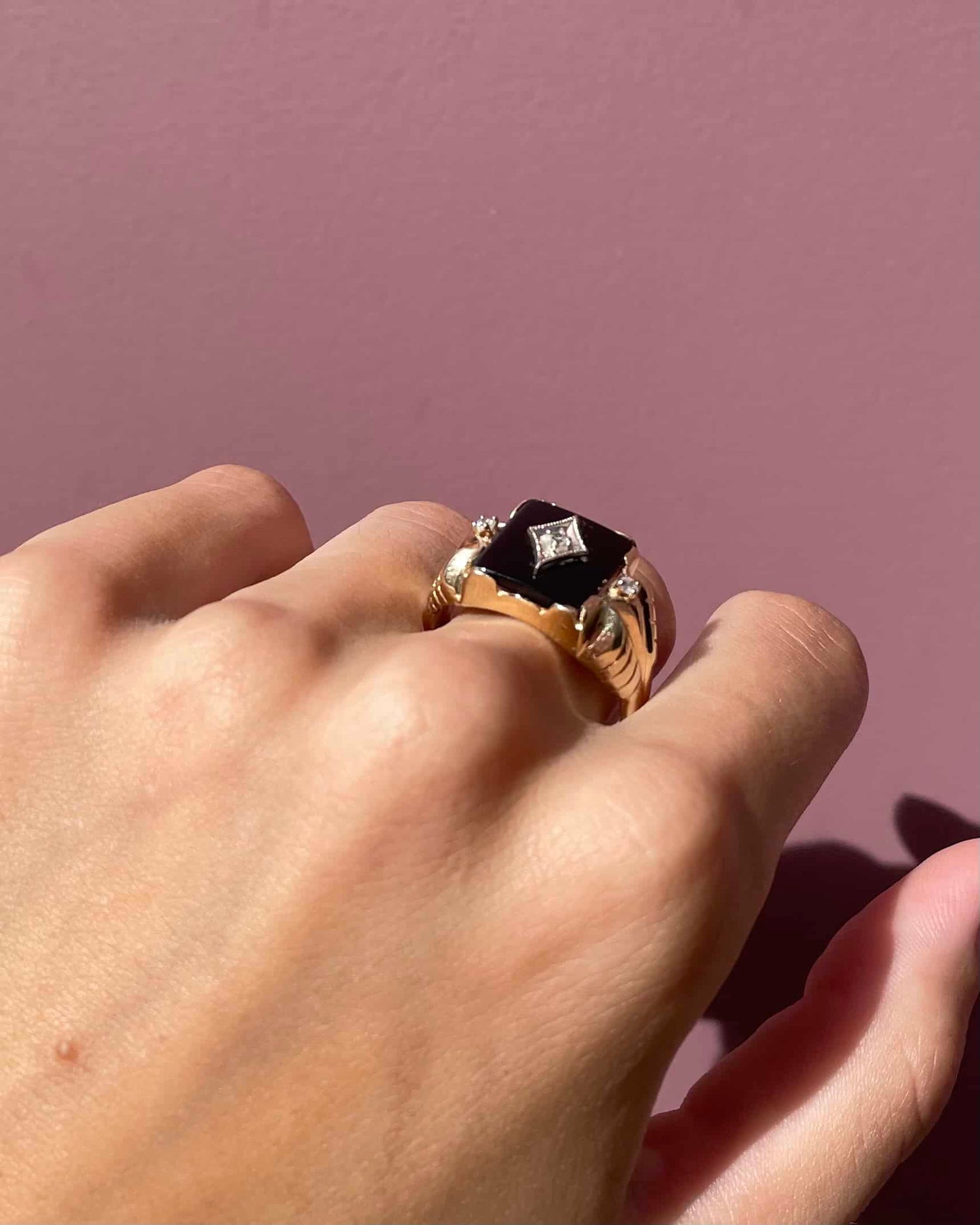 Bague Chevalière Vintage Onyx &amp; Diamants &quot;Calix&quot;