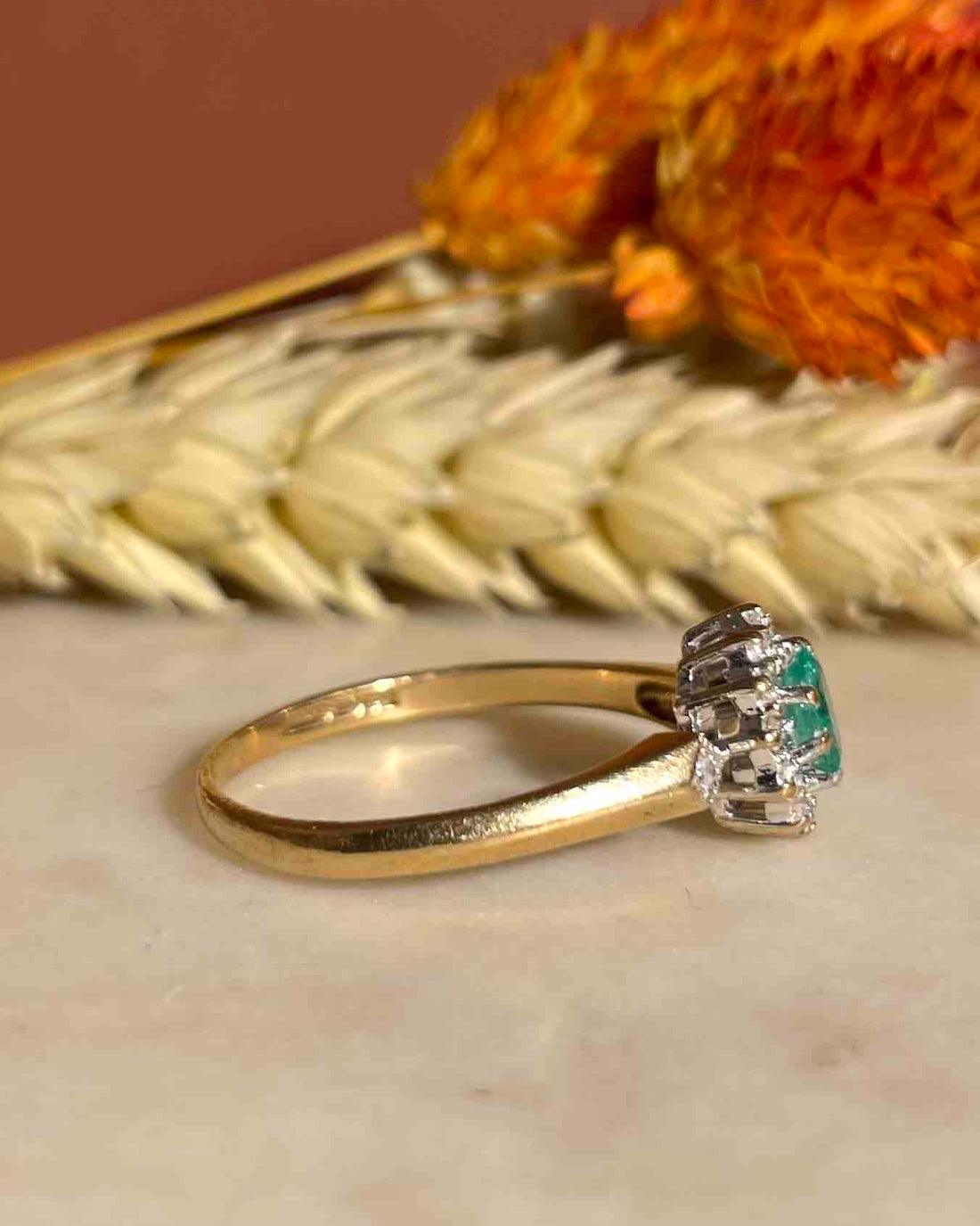 Bague Marguerite émeraude &amp; diamants &quot;Aemma&quot;