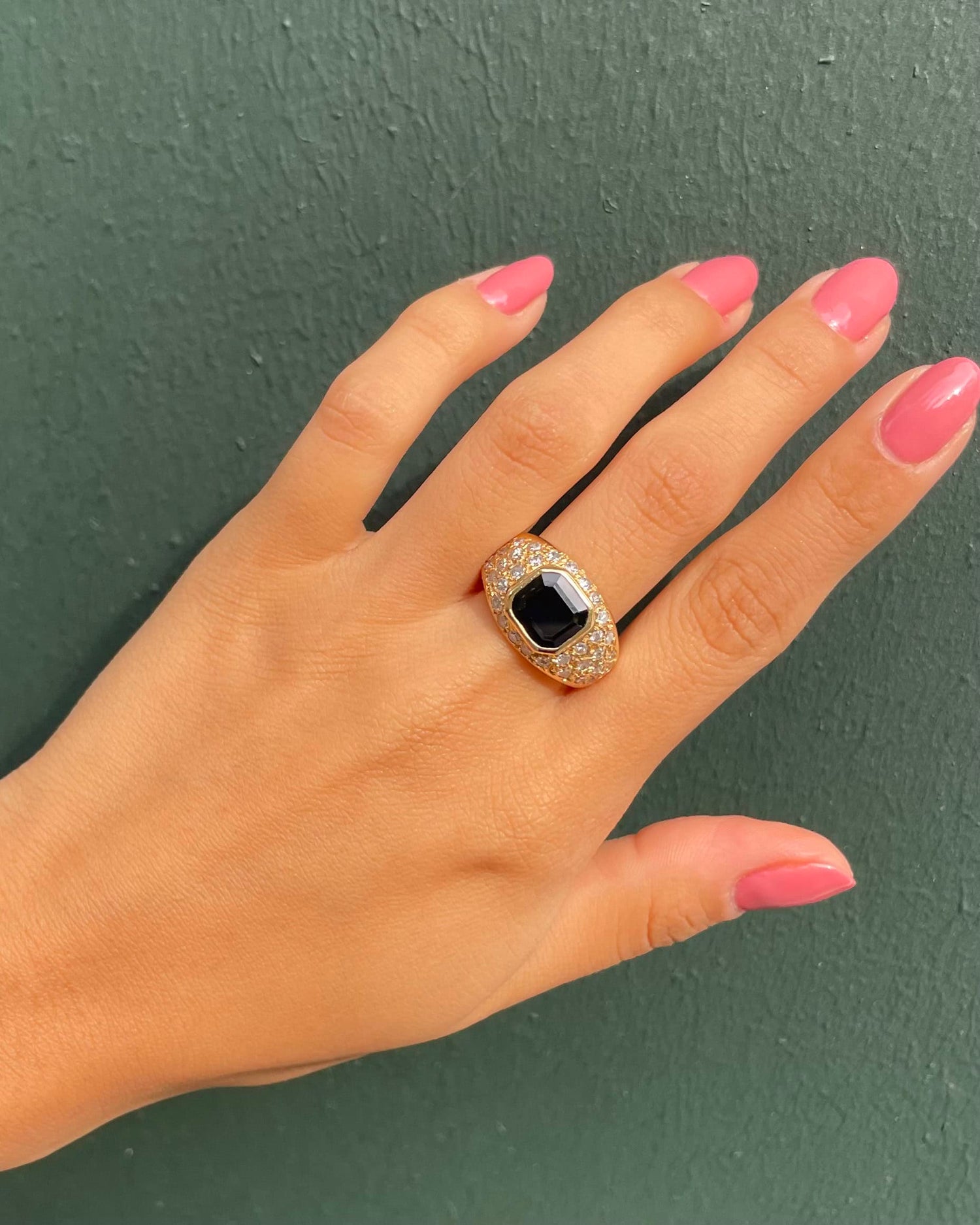 Anillo brazalete &quot;Ángel&quot; con zafiro de 1,70 quilates y 34 diamantes