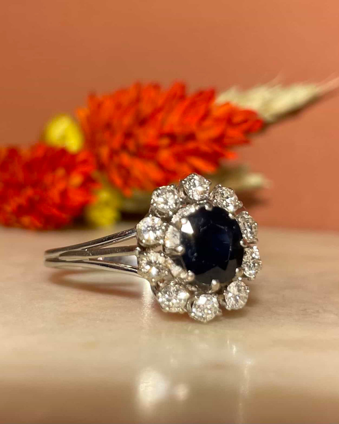 Bague Marguerite Saphir 1.50 carat &amp; Diamants &quot;Vanessa&quot;