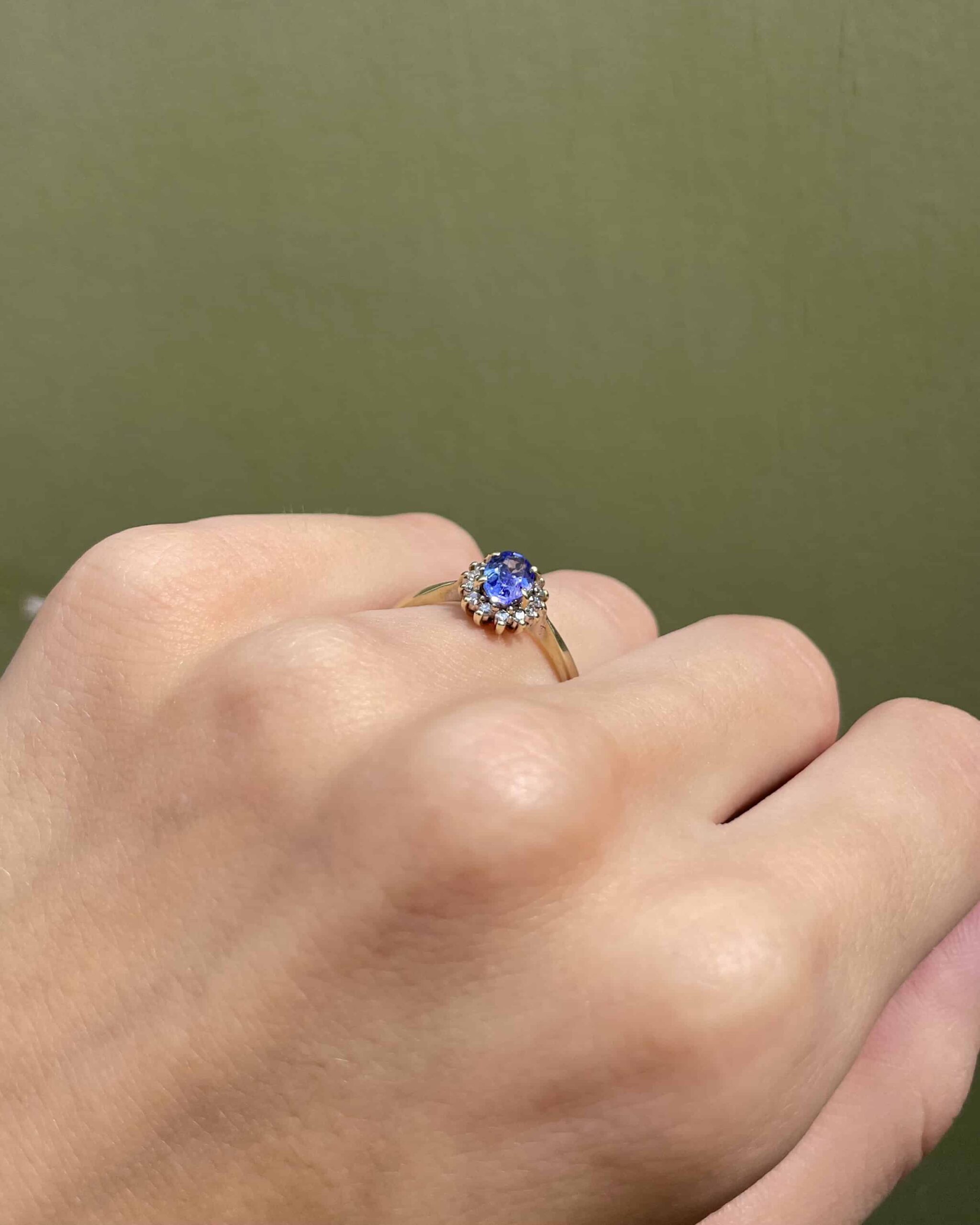 Bague Marguerite Tanzanite 0.50 carat &amp; 14 Diamants  "Joyce"