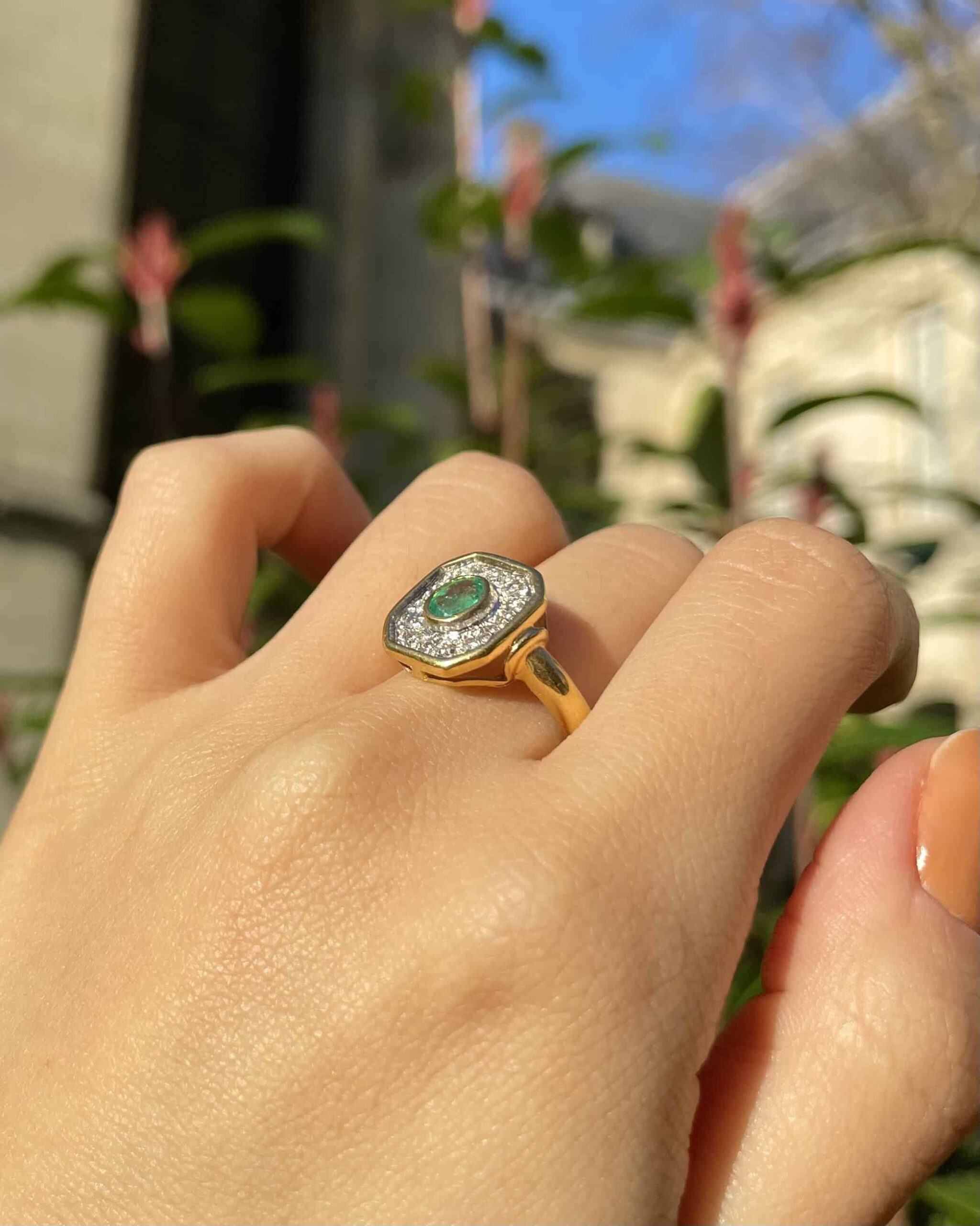 Bague style Art-Déco Emeraude &amp; 14 Diamants "Orrine"