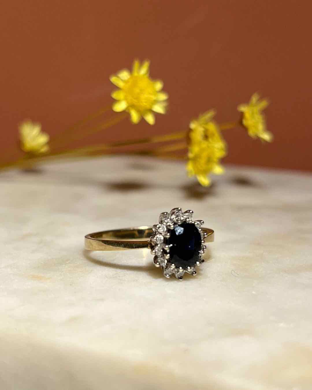 Bague Marguerite diamants &amp; saphir &quot;Maelys&quot;