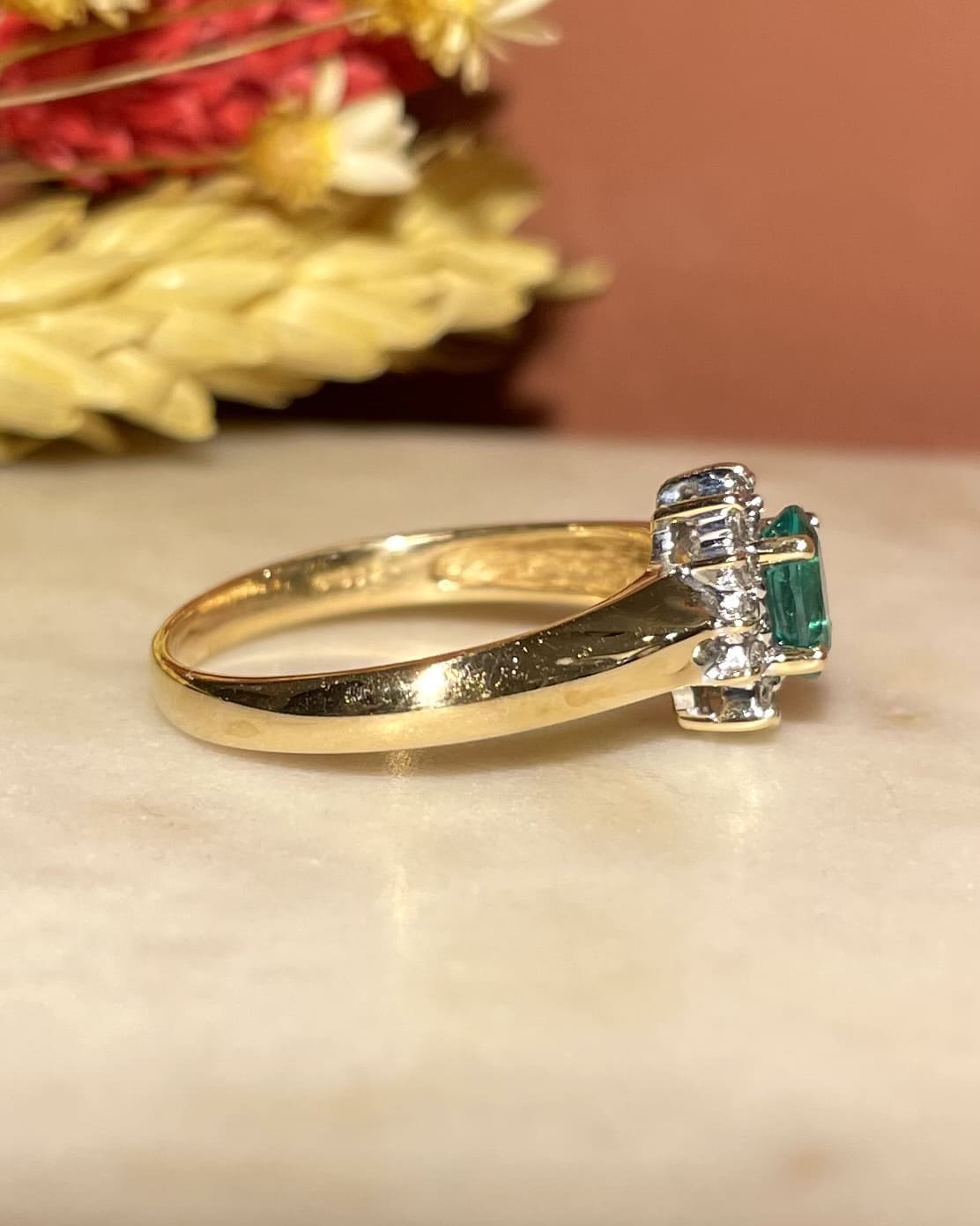 Bague Marguerite Emeraude &amp; Diamants "Isabeau"