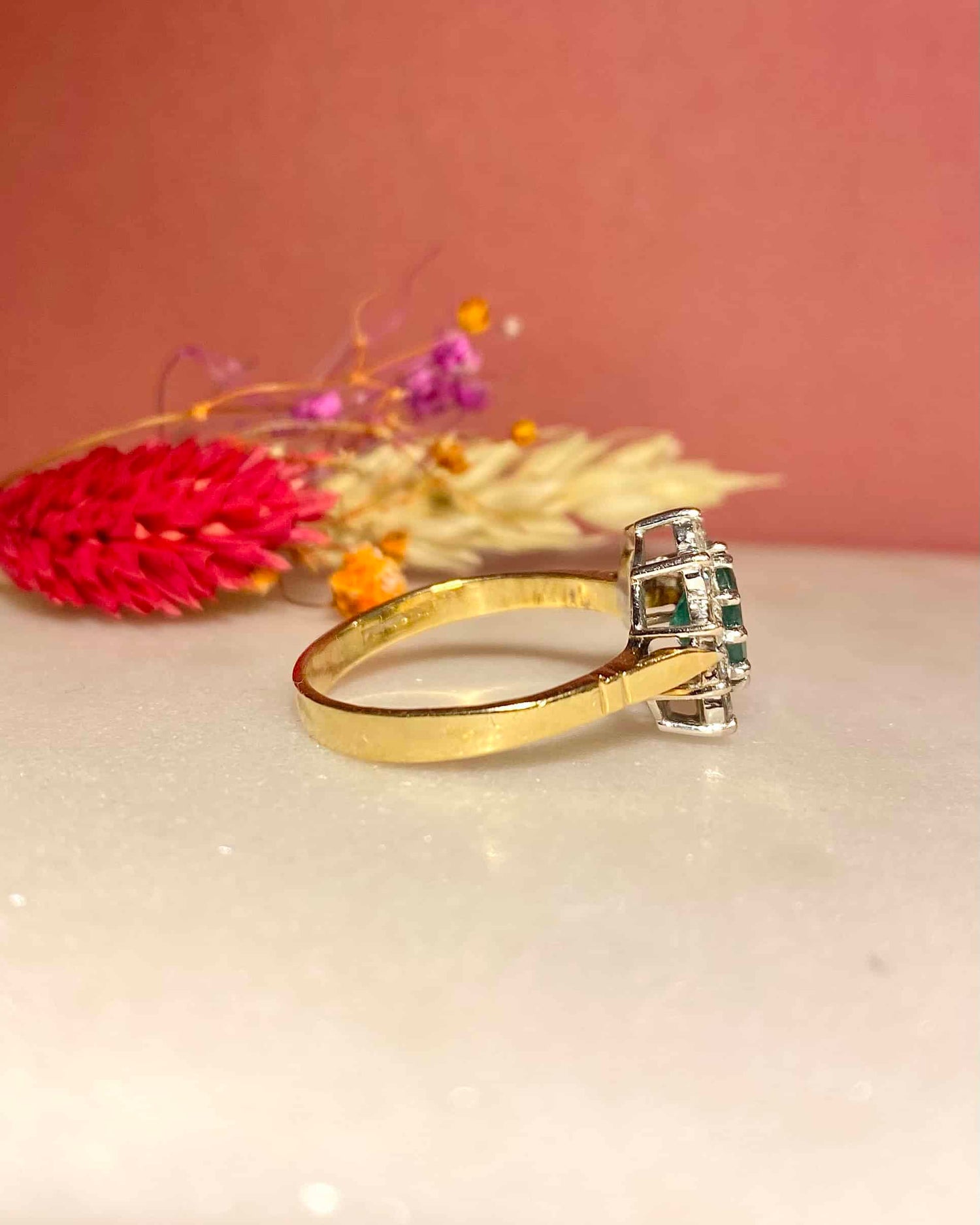 Bague Marguerite Émeraude 0.80 carat &amp; Diamants 0.50 carat &quot;Salima&quot;