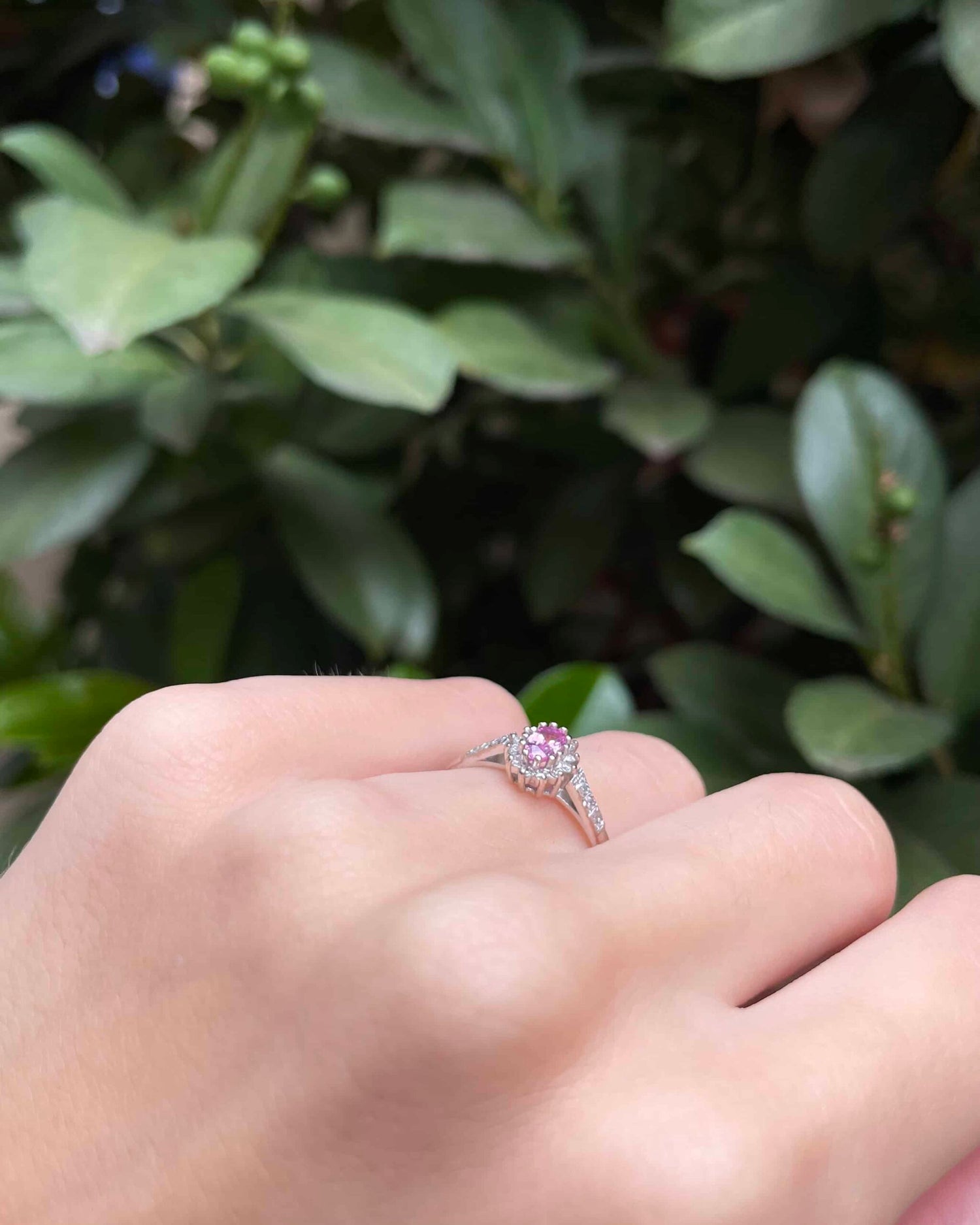 Bague Marguerite Saphir Rose &amp; 18 Diamants &quot;Tymaé&quot;