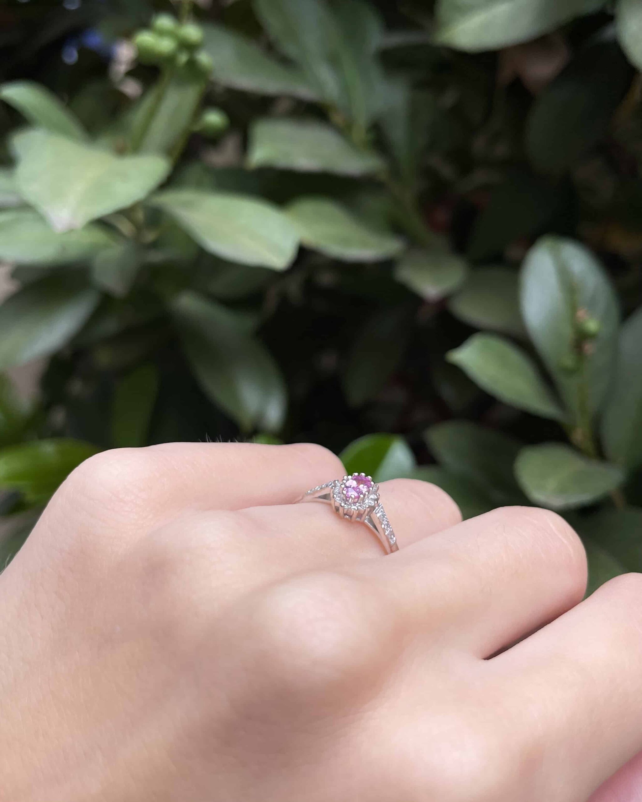 Daisy Ring Pink Sapphire &amp;amp; 18 Diamonds "Tymaé"