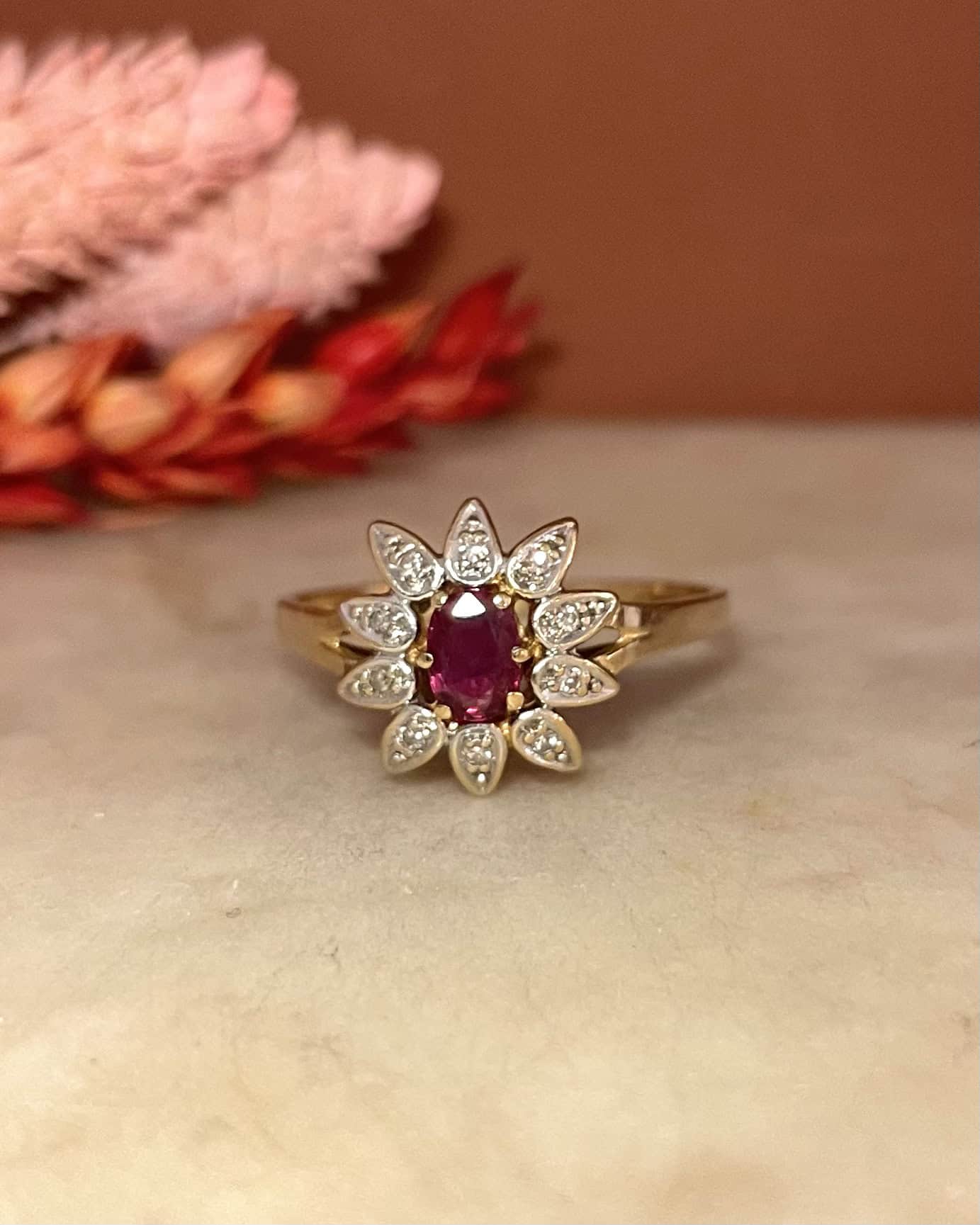 Bague Marguerite Grenat &amp; 10 Diamants &quot;Aubrey&quot;