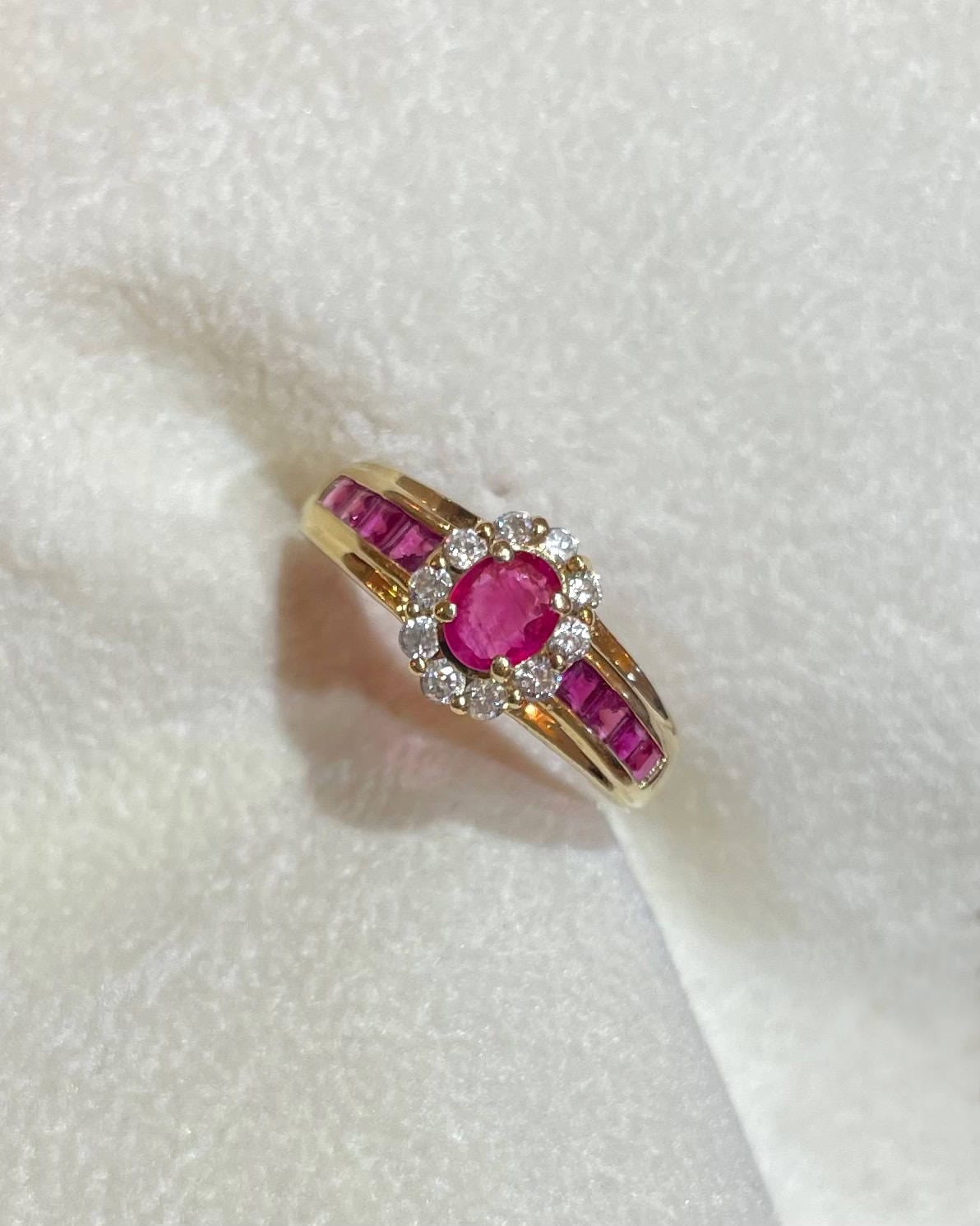 Bague Jonc Marguerite Rubis 0.64 carat &amp; Diamants "Ilaria" - Elliade Paris