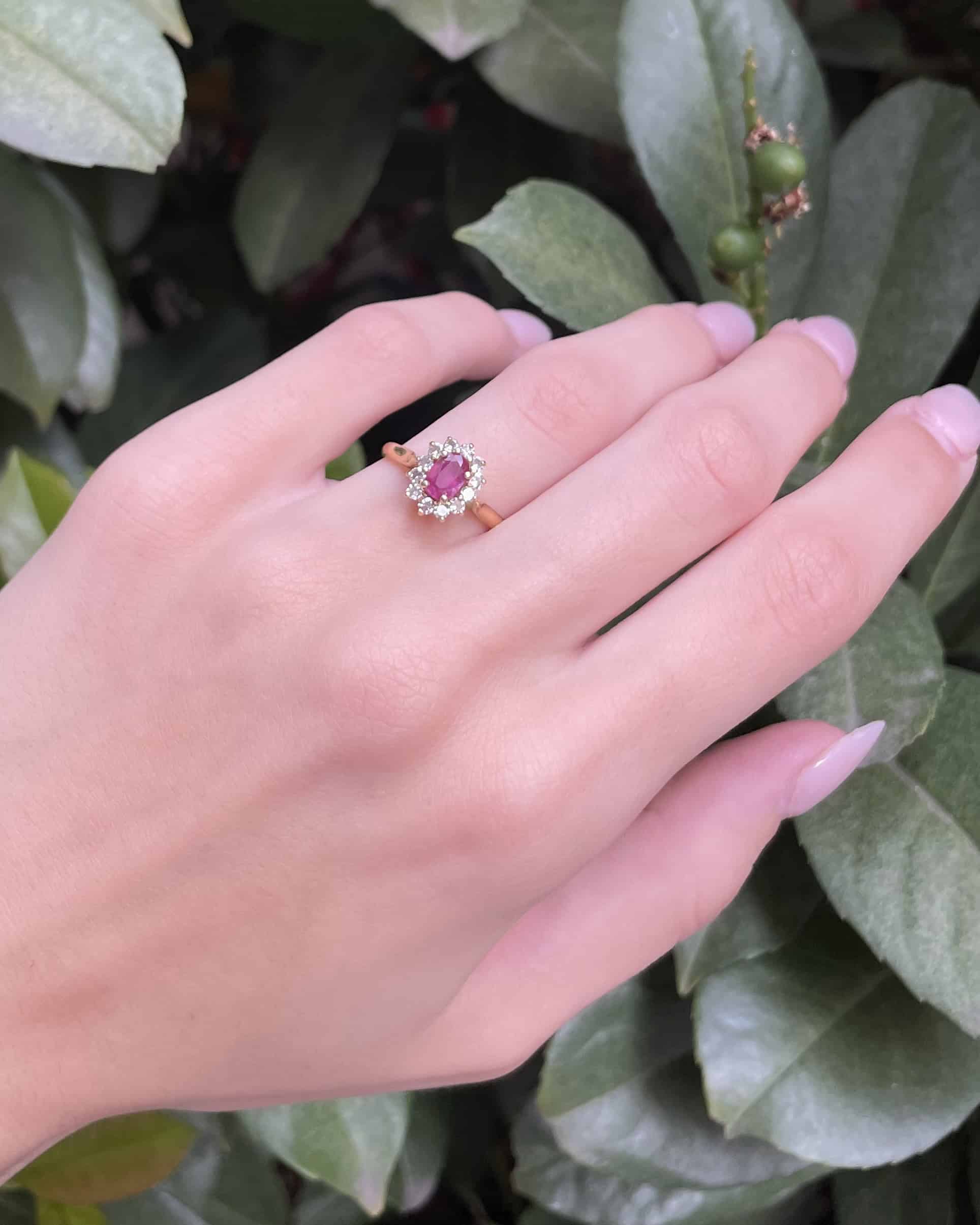 Bague Marguerite Rubis 0.60 carat &amp; Diamants 0.24 carat "Rosanne"
