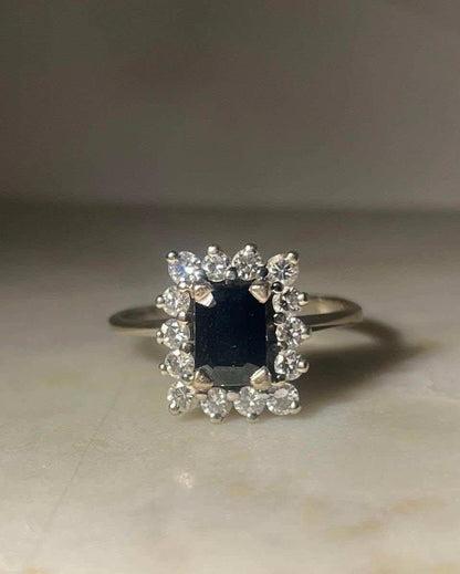Anillo de margaritas con zafiro y diamantes &quot;Eliane&quot;