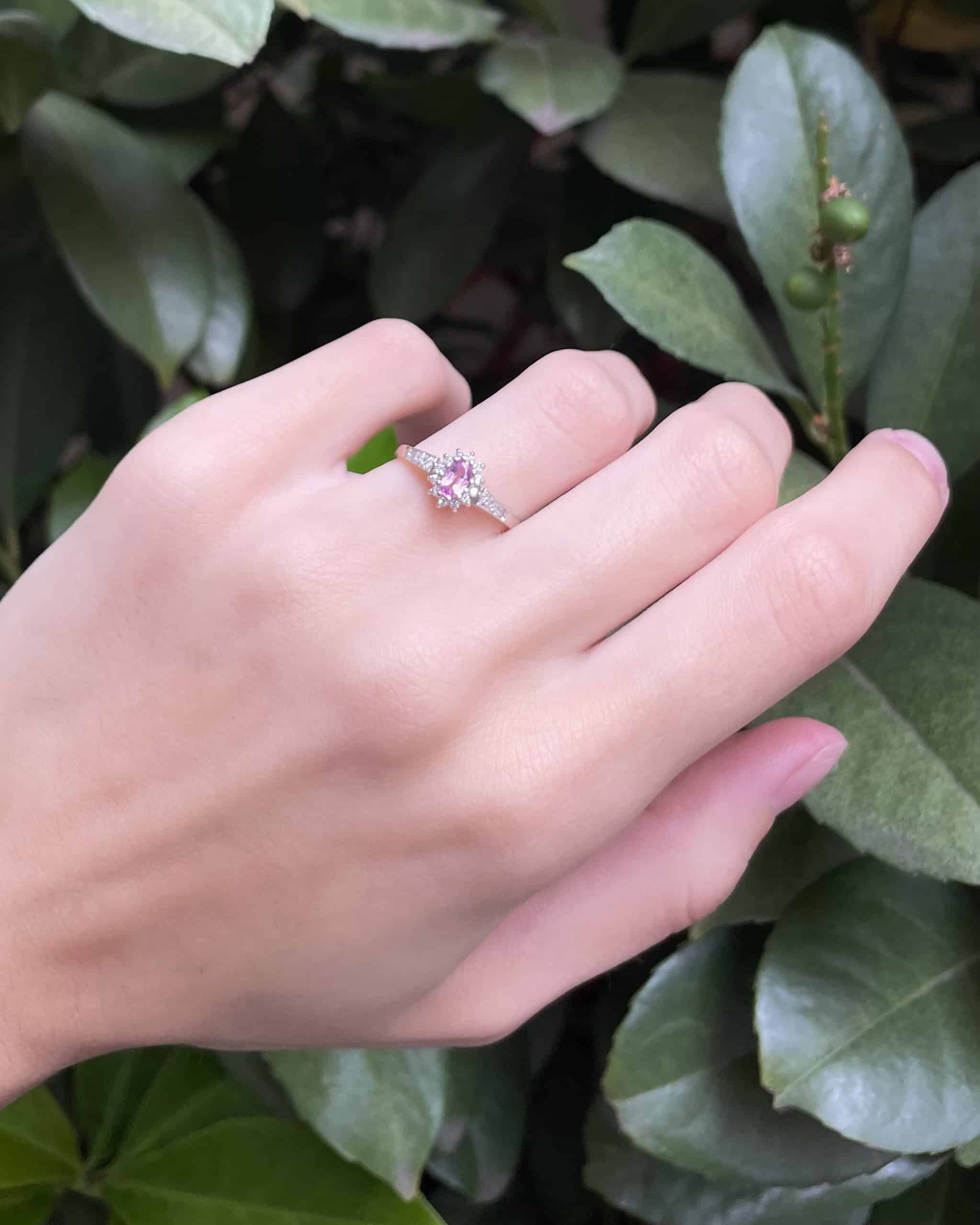 Bague Marguerite Saphir Rose &amp; 18 Diamants &quot;Tymaé&quot;