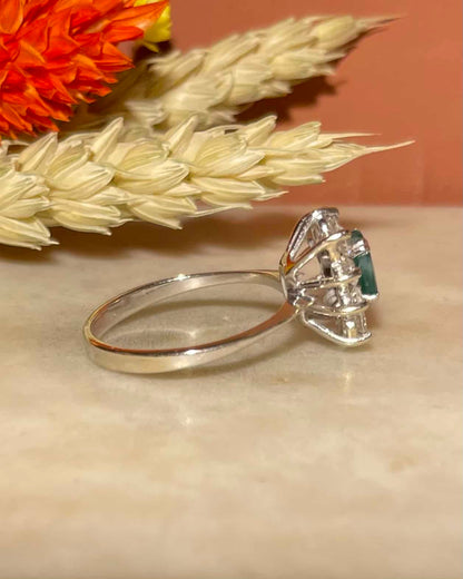 Bague Marguerite Émeraude &amp; 10 Diamants &quot;Liberty&quot;
