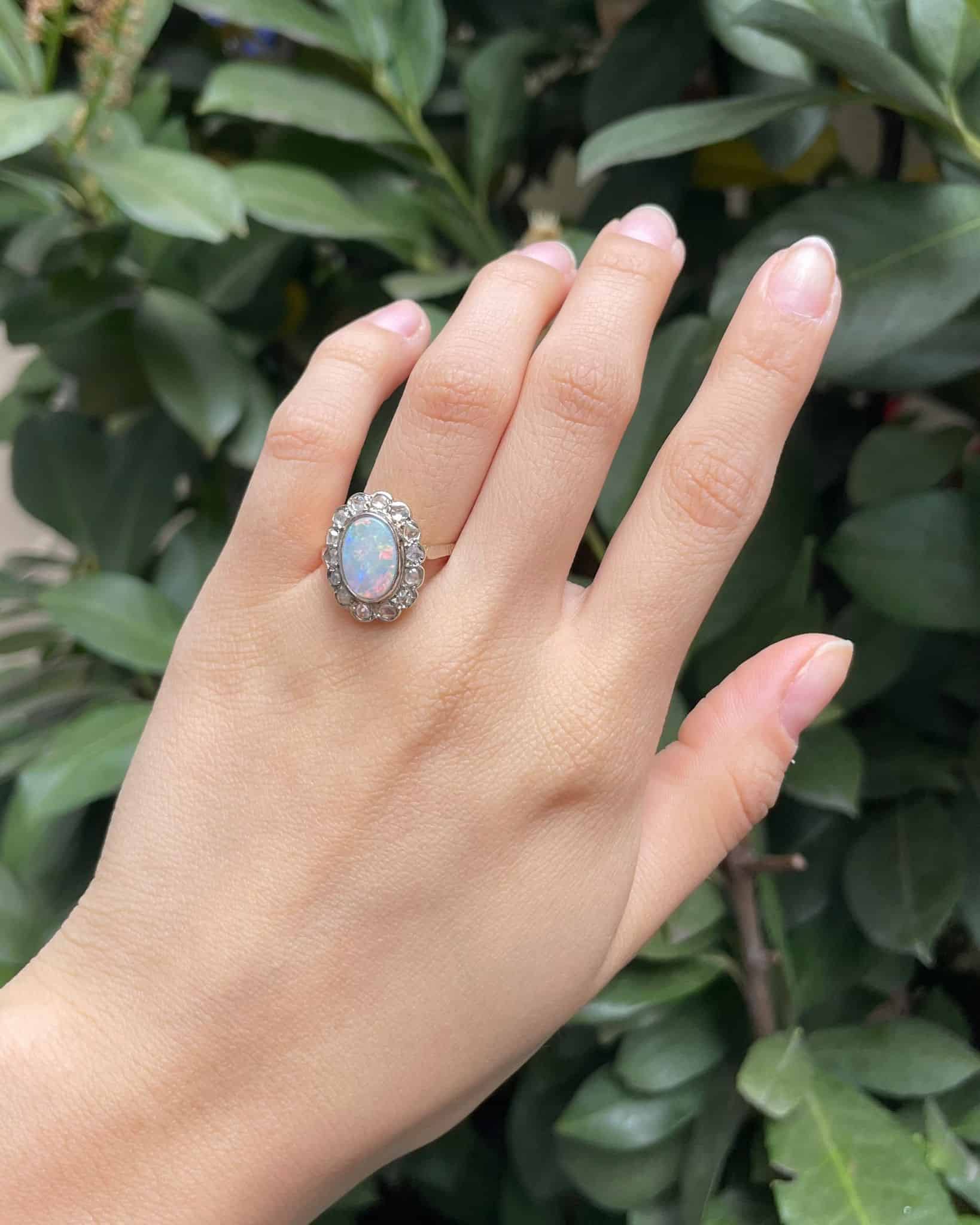 Bague Art-Déco Opale &amp; 14 Diamants "Zavia"