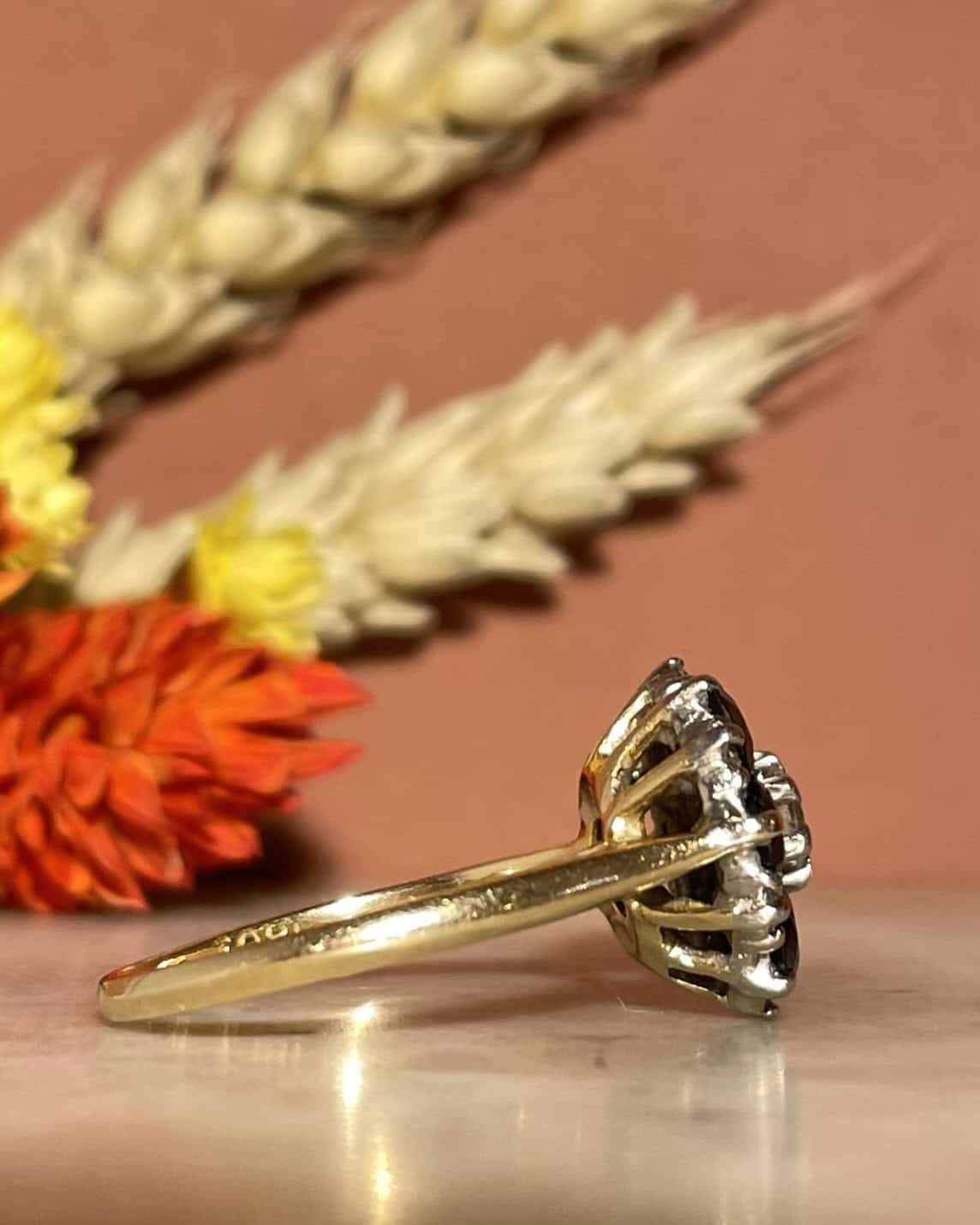 Bague Marguerite Saphirs 1.50 carat &amp; Diamants &quot;Suzy&quot;