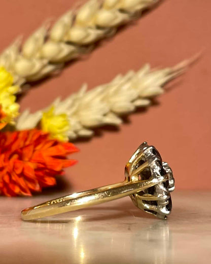 Bague Marguerite Saphirs 1.50 carat &amp; Diamants &quot;Suzy&quot;
