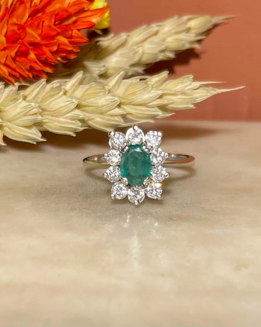 Bague Marguerite Émeraude &amp; 10 Diamants &quot;Liberty&quot;