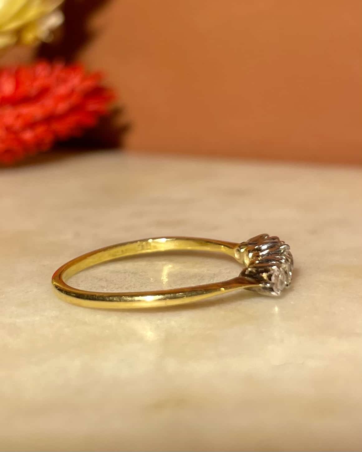 Anillo de diamantes &quot;Raven&quot; de 0,30 quilates