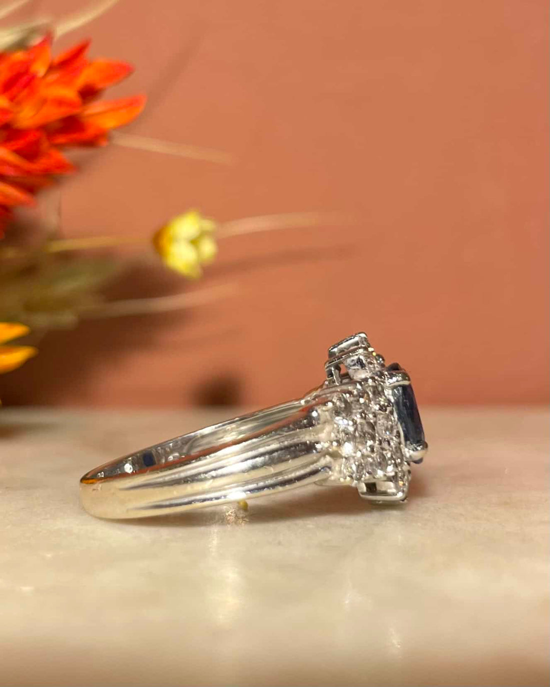 Bague Rivière Saphir 0.90 Carat & 24 Diamants "Jezebel"