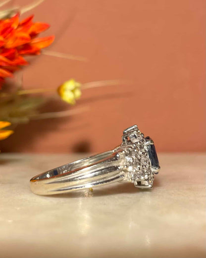 Bague Rivière Saphir 0.90 Carat &amp; 24 Diamants &quot;Jezebel&quot;