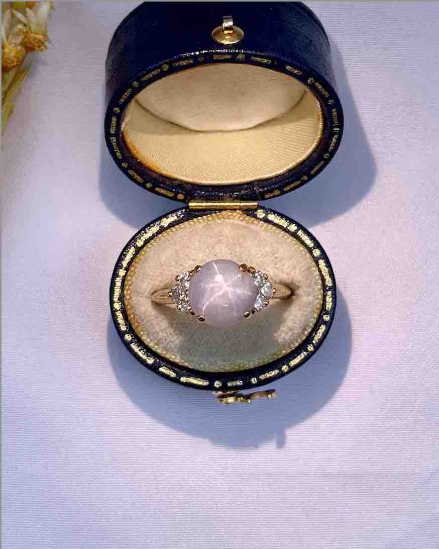 Star Sapphire Trilogy Ring 4.30 carats &amp;amp; 6 Diamonds "Lavender"