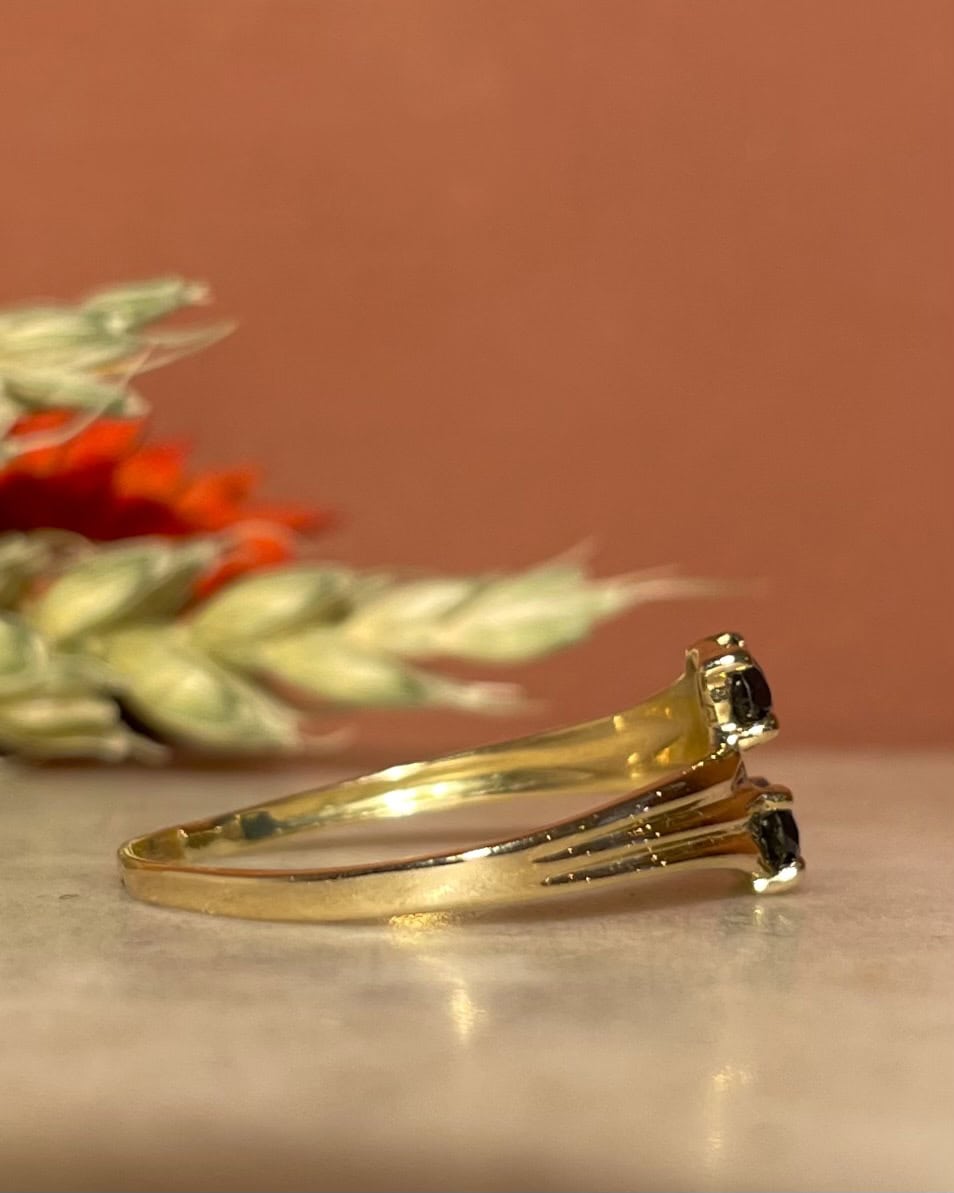 Anillo "Leonara" de zafiro y diamantes "Tú y yo"