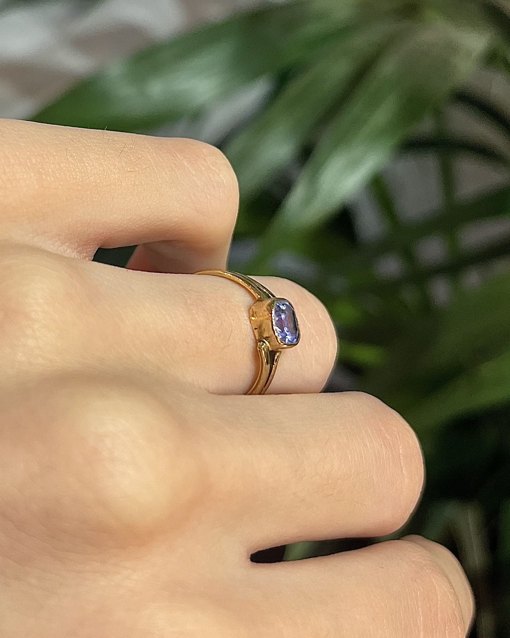 Anillo brazalete "Maud" de tanzanita de 1 quilate