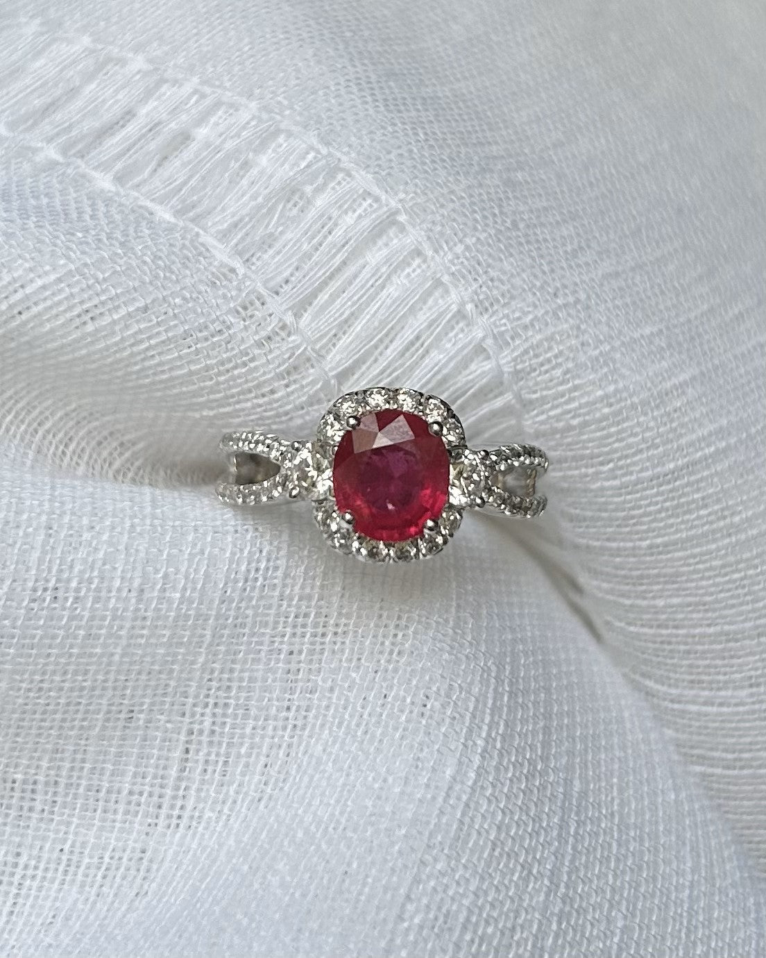 Bague Style Art-Déco Rubis 1.31 carat &amp; Diamants "Cynthia"