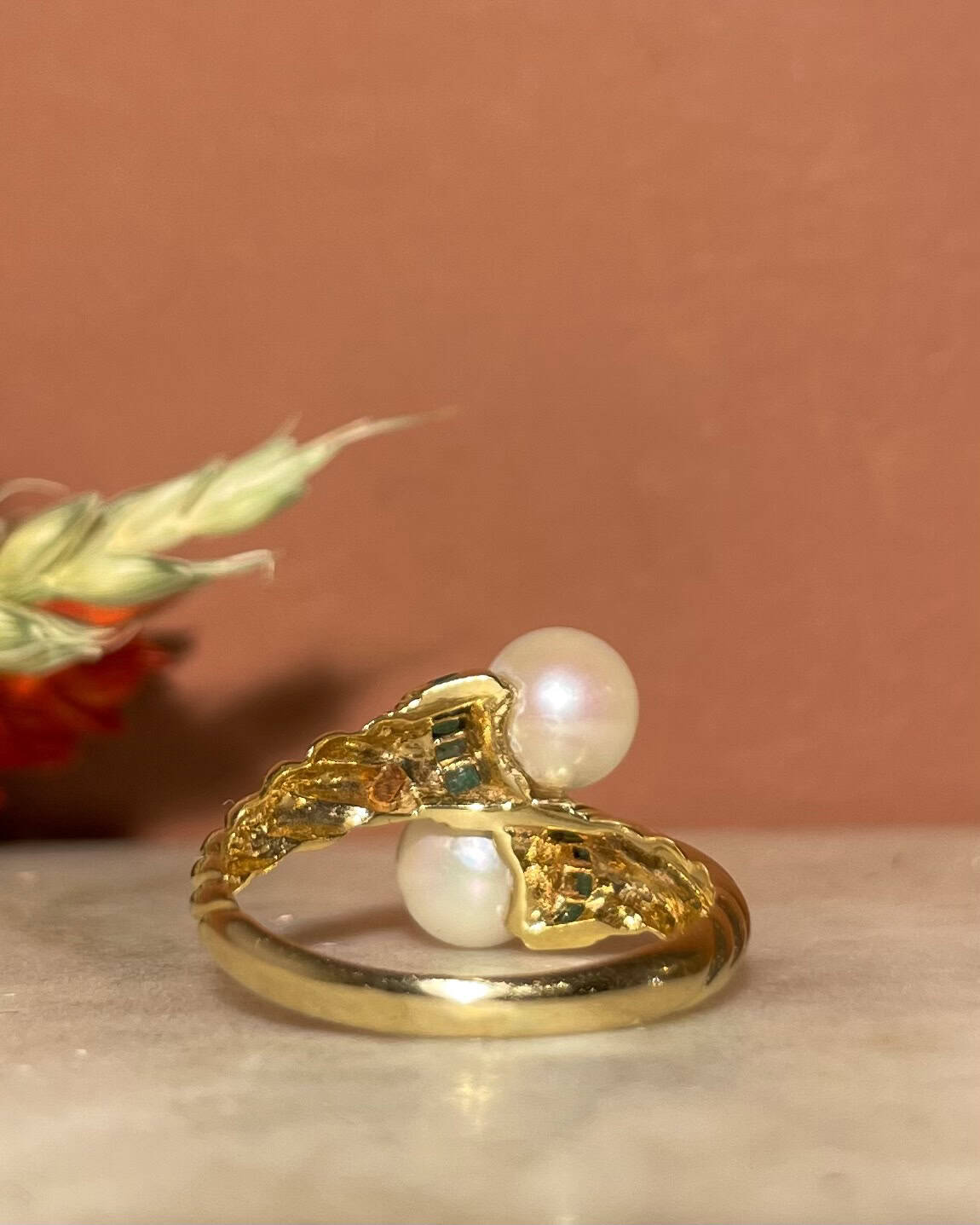 Bague jonc Torsadée Perles &amp; Émeraudes "Gianna" - Elliade Paris