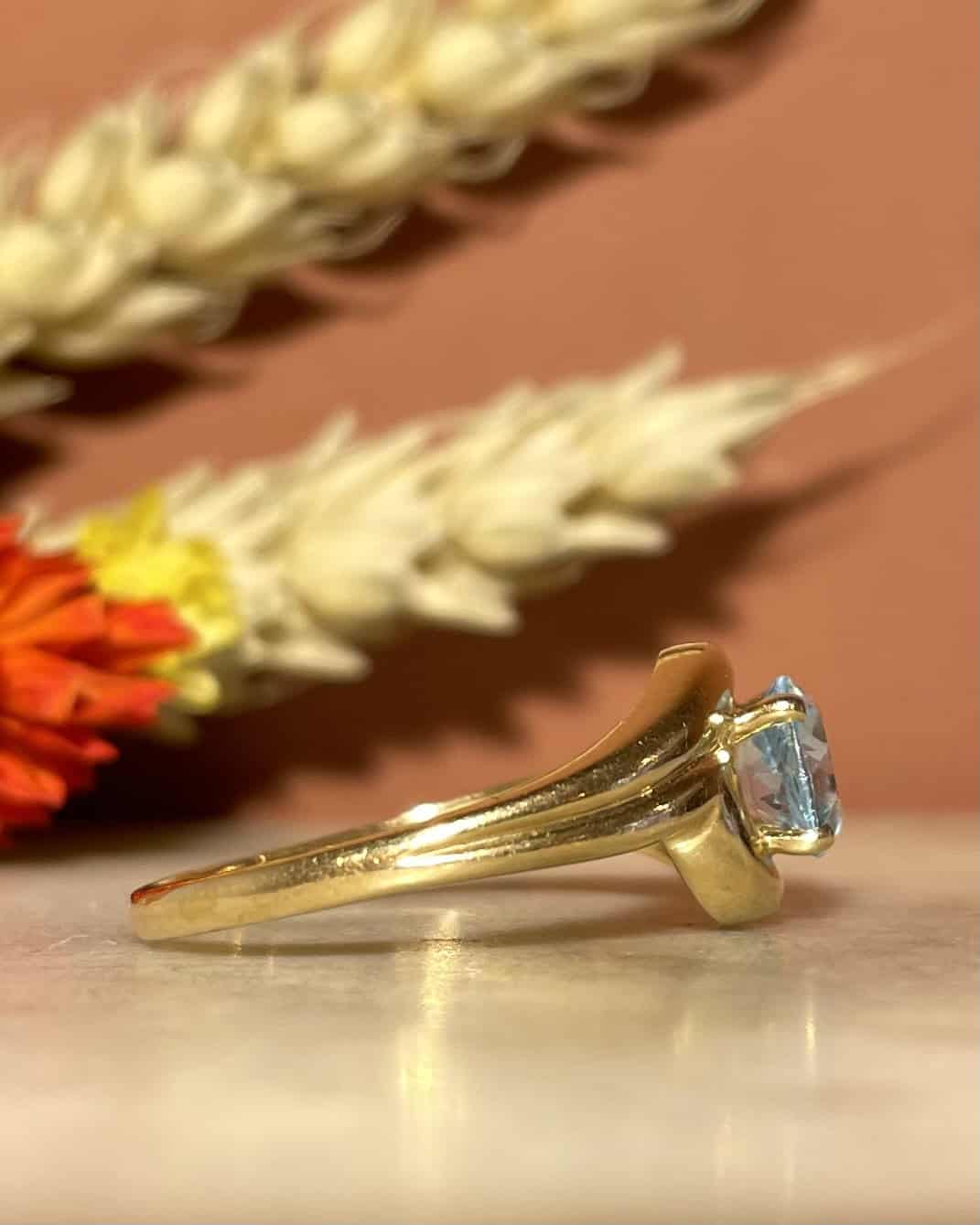 Bague Vintage Tourbillon Topaze 0.90 carat &quot;Hanaé&quot;