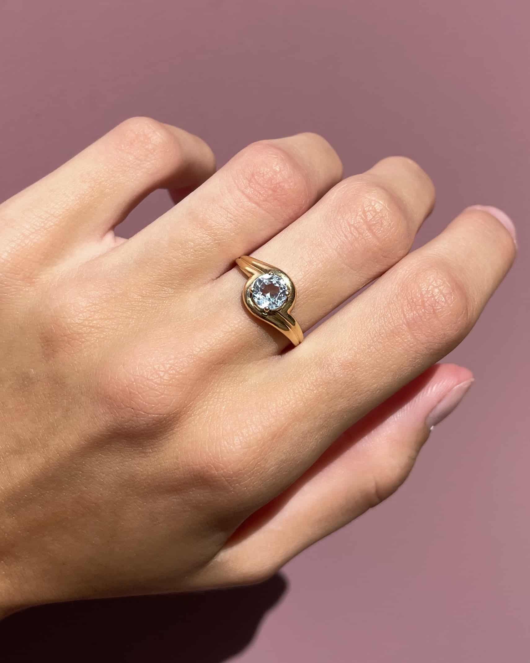 Bague Vintage Tourbillon Topaze 0.90 carat &quot;Hanaé&quot;