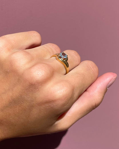Bague Vintage Tourbillon Topaze 0.90 carat &quot;Hanaé&quot;