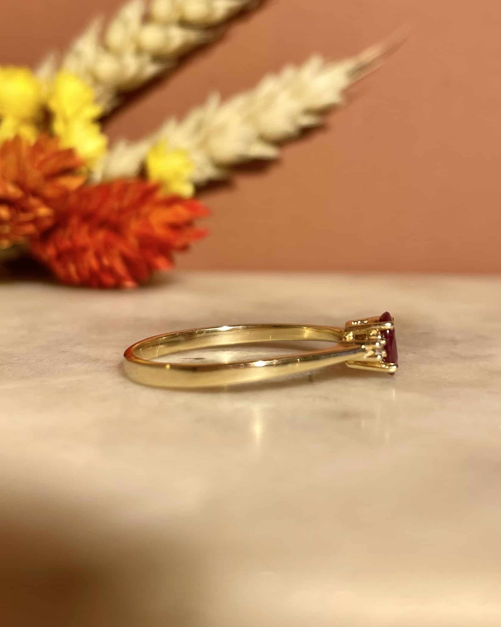 Bague Trilogie Rubis 0.40 Carat &amp; Diamants "Perry" - Elliade Paris